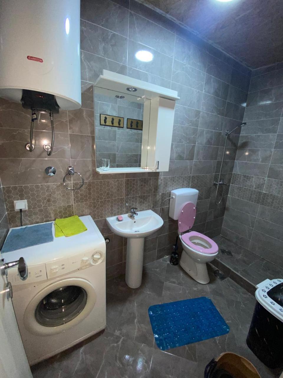 One-Bedroom House photo 3