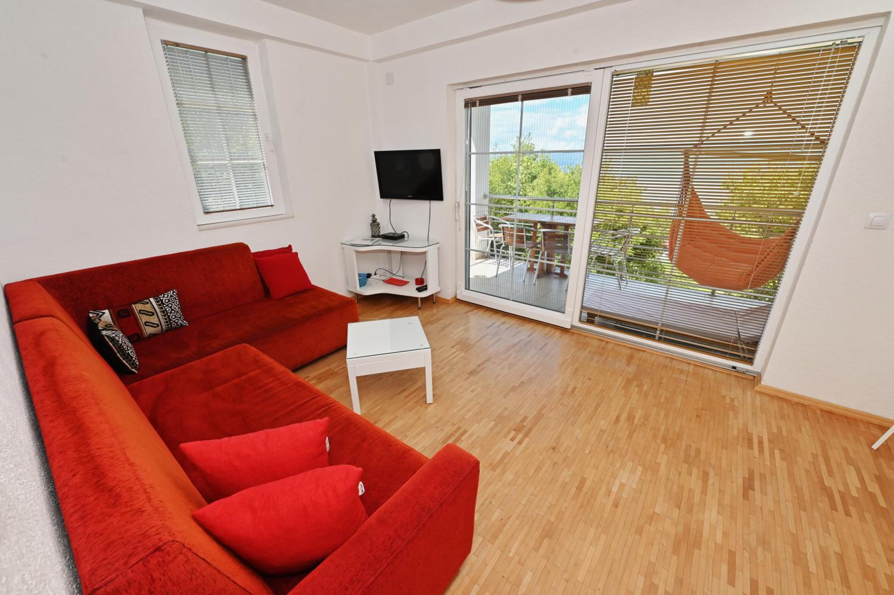 Two-Bedroom Apartment with Lake View photo 1