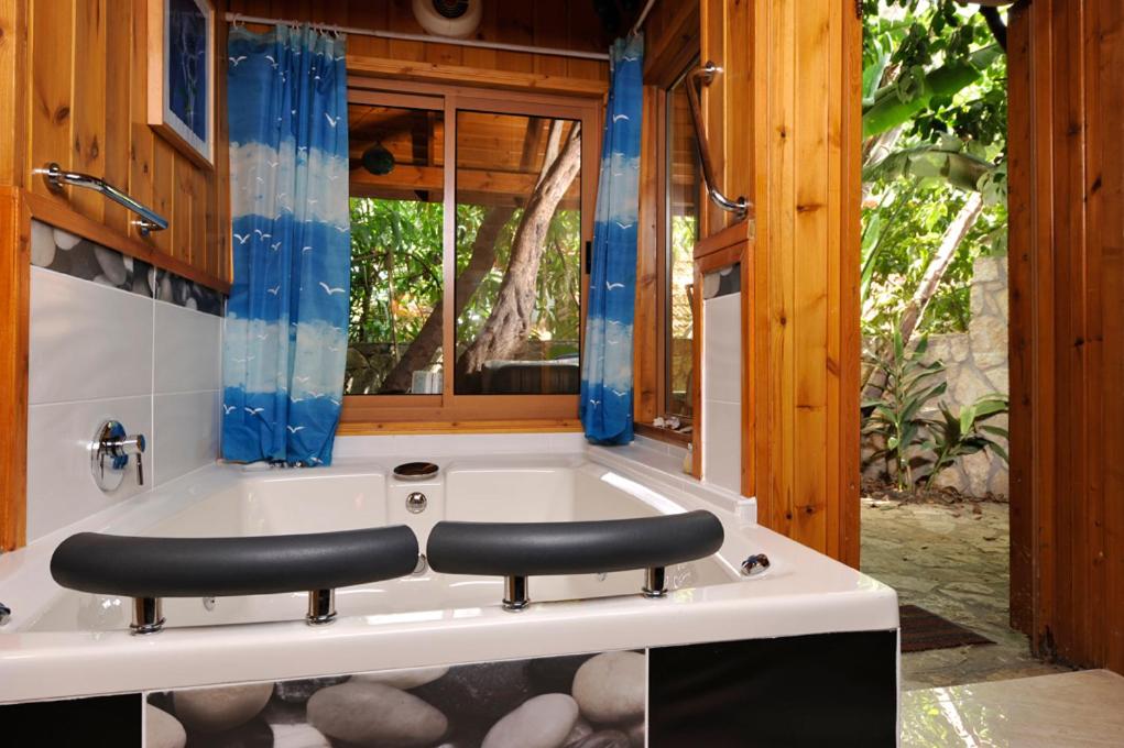 Suite with Garden View (Habeer Haksuma) - Photo 4