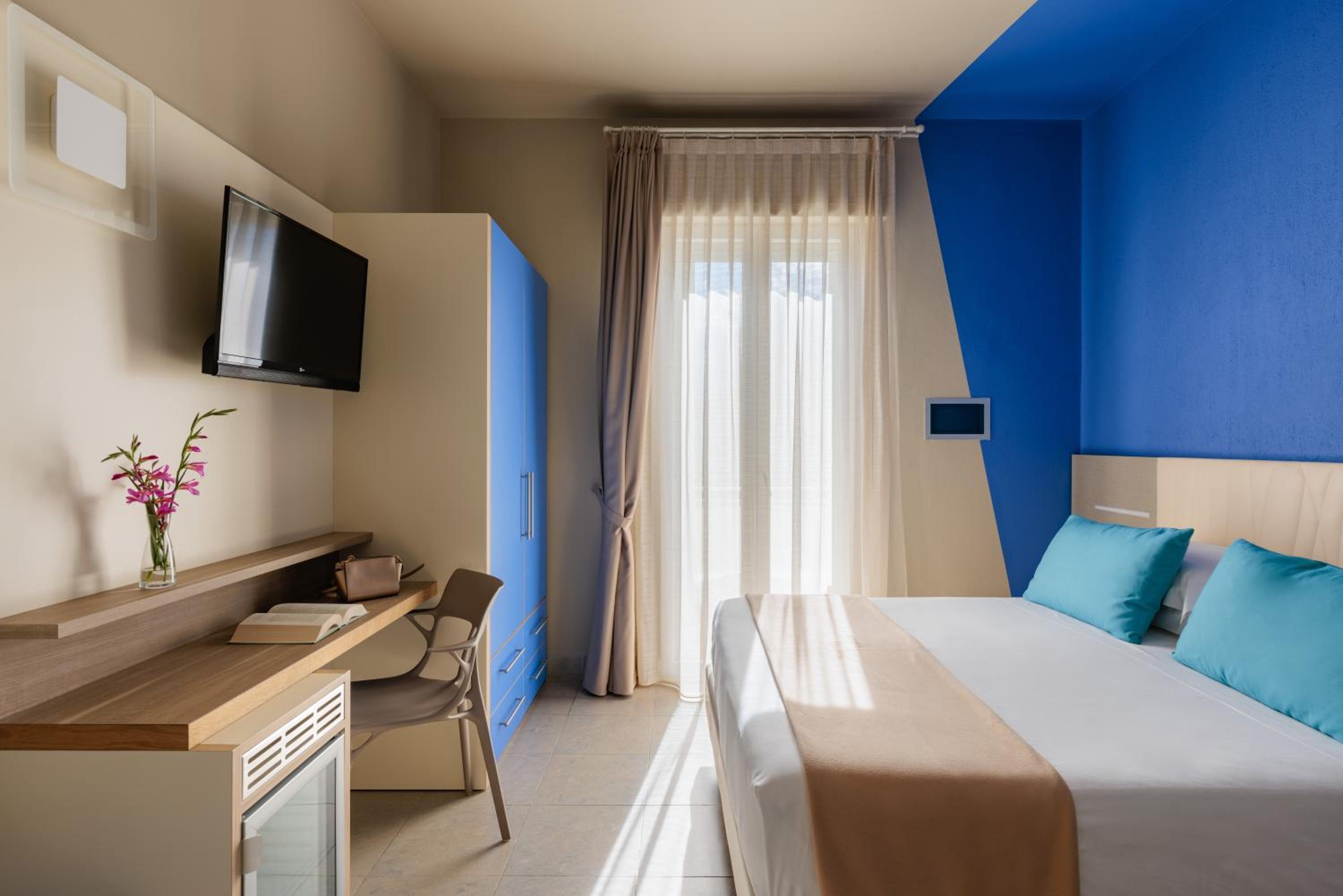 Deluxe Double Room With Balcony And Sea View photo 1