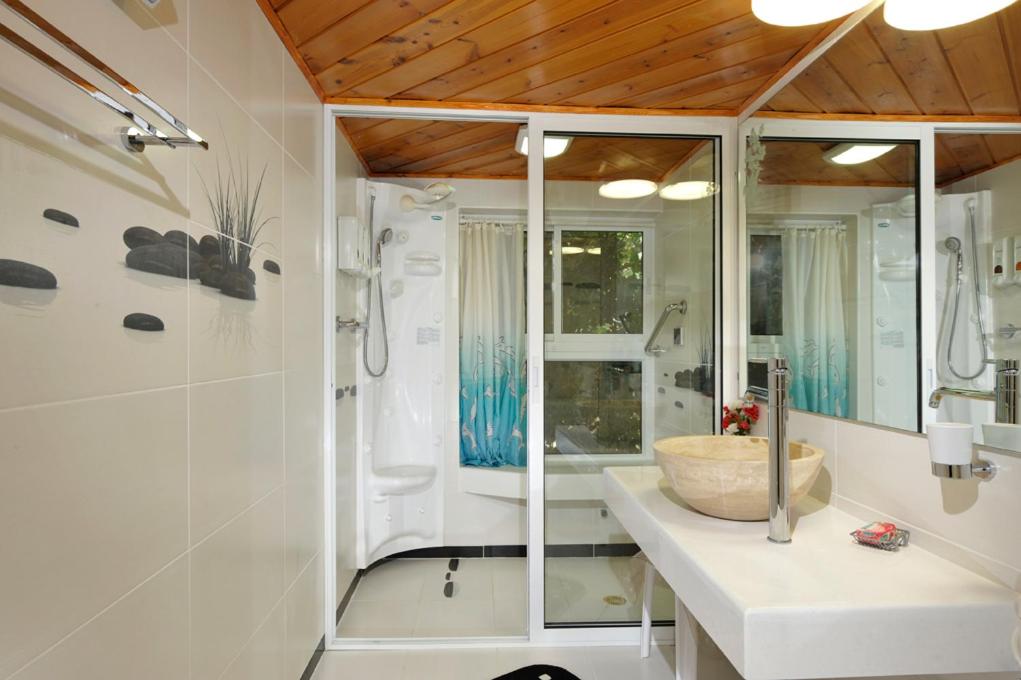 Suite with Garden View (Habeer Haksuma) - Photo 7