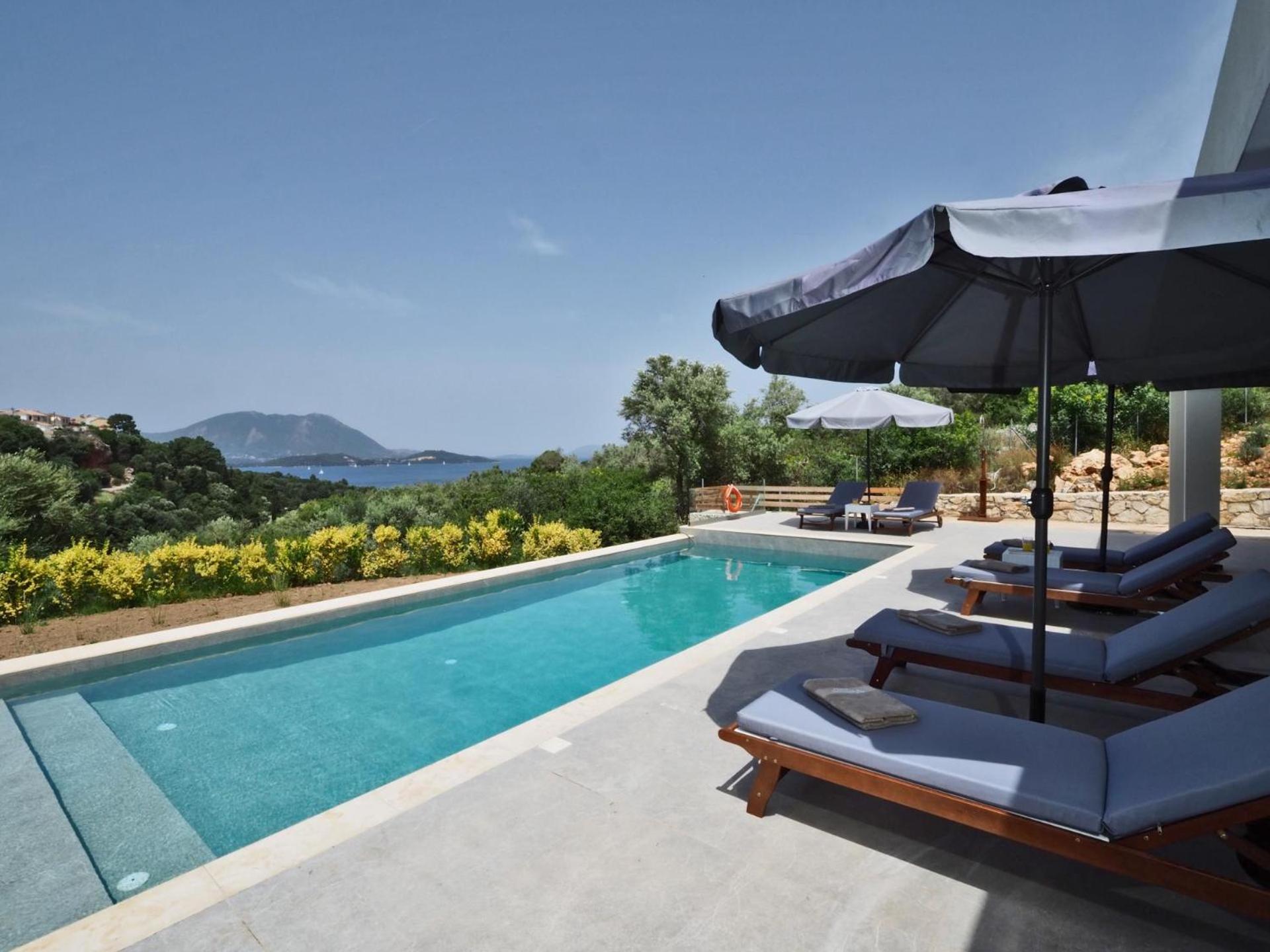 Three-Bedroom Villa photo 2