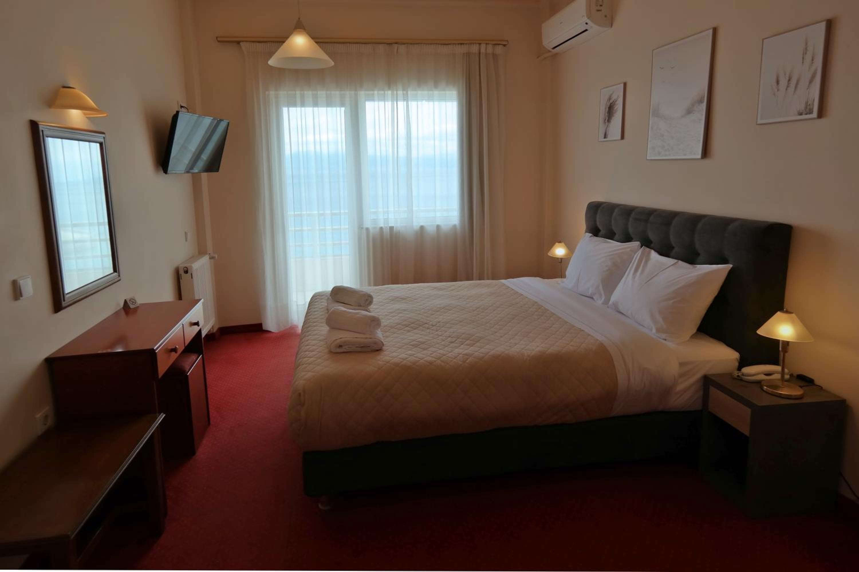 Superior Double or Twin Room with Sea View - Photo 1