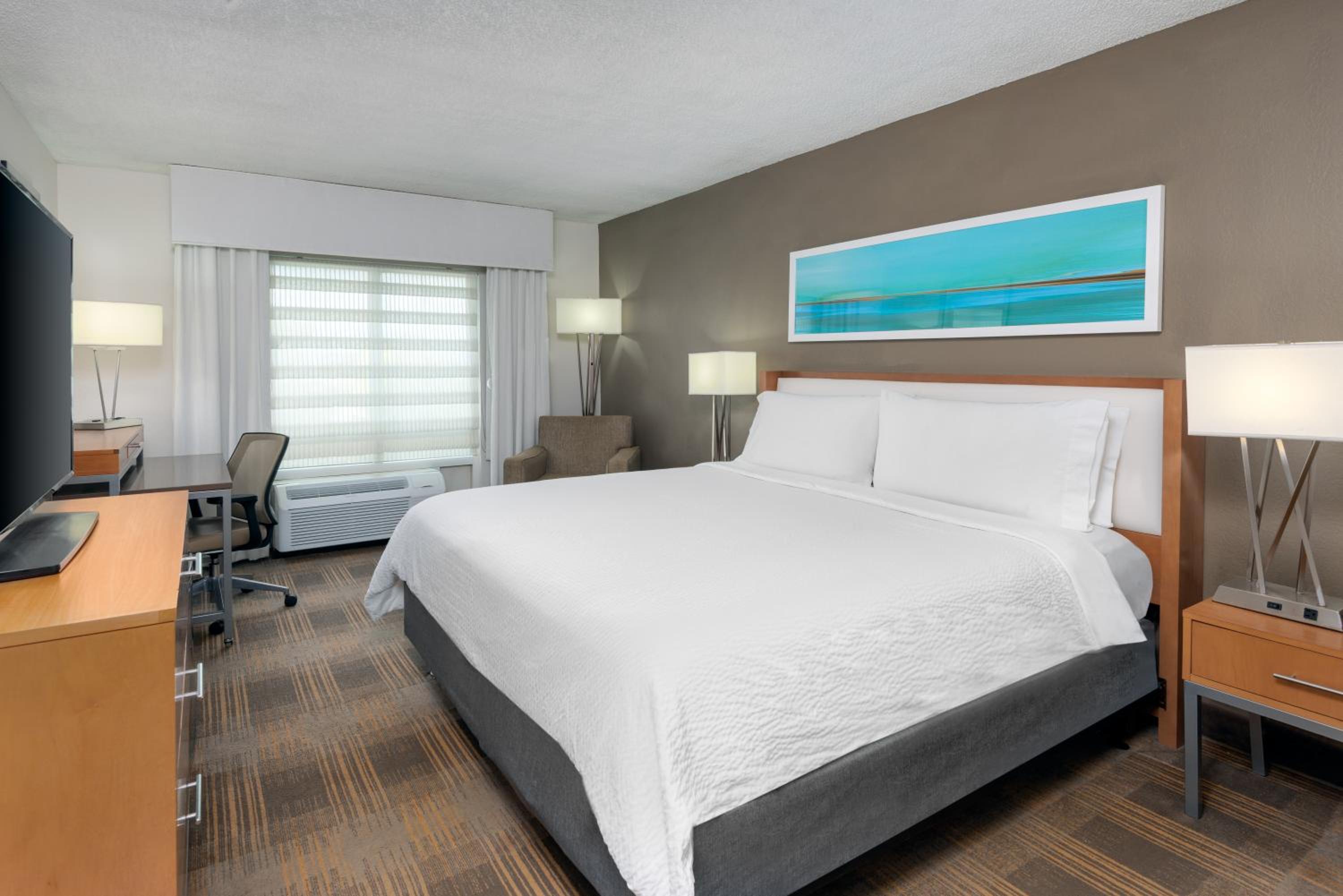 Standard King Room photo 3