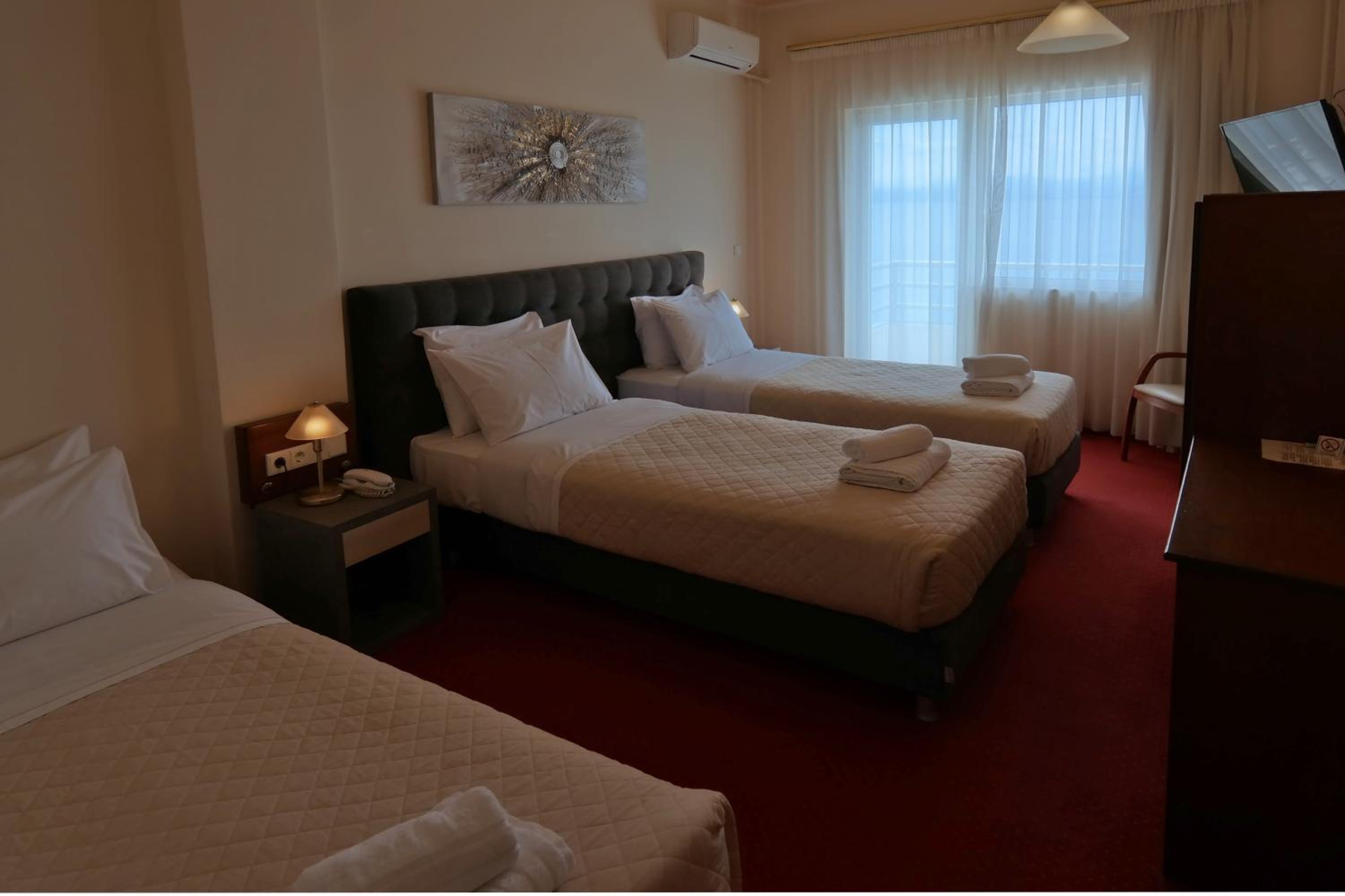 Triple Room with Sea View - Photo 2