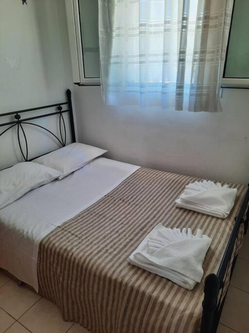One-Bedroom House photo 1