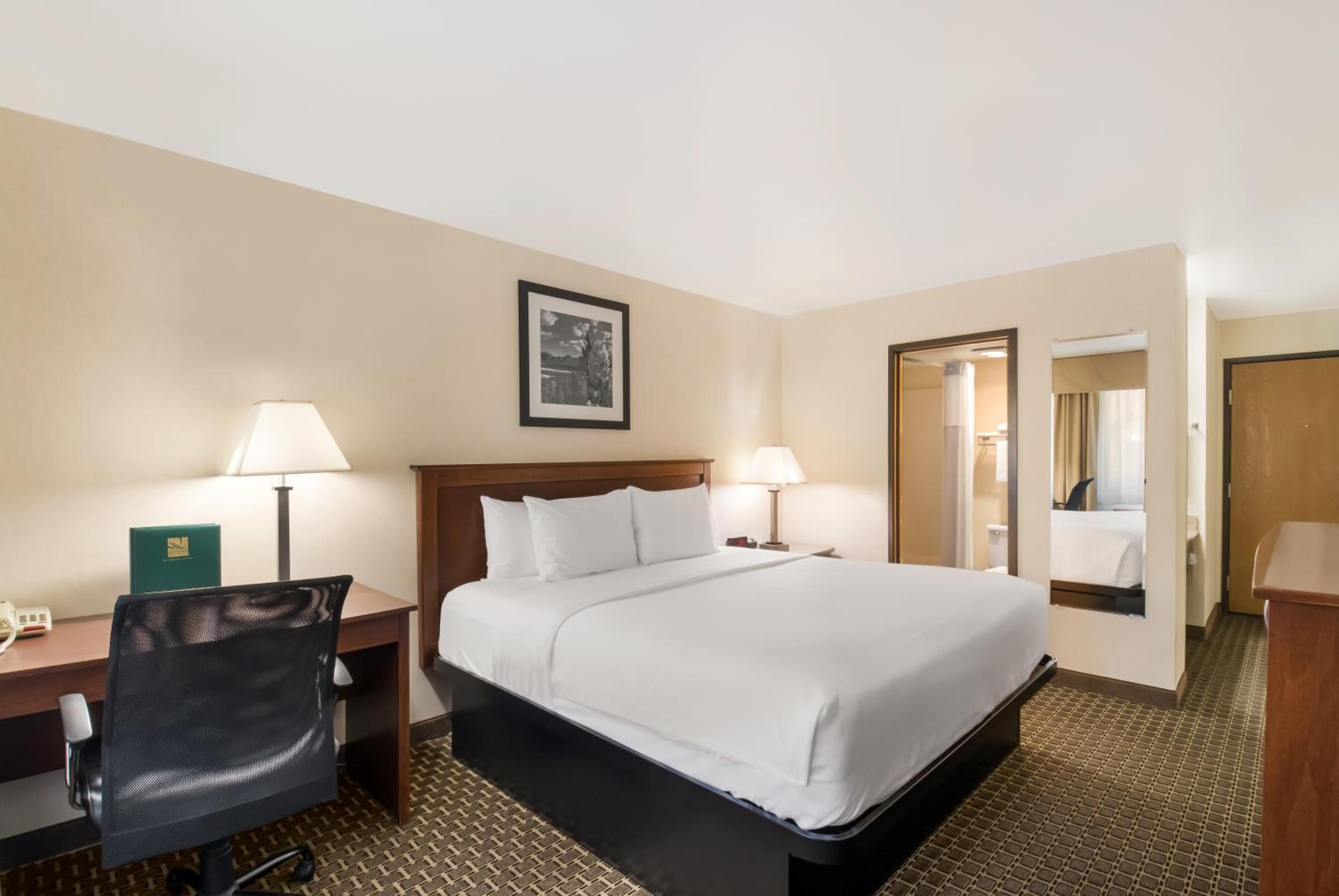 King Room - Accessible/Non Smoking photo 3