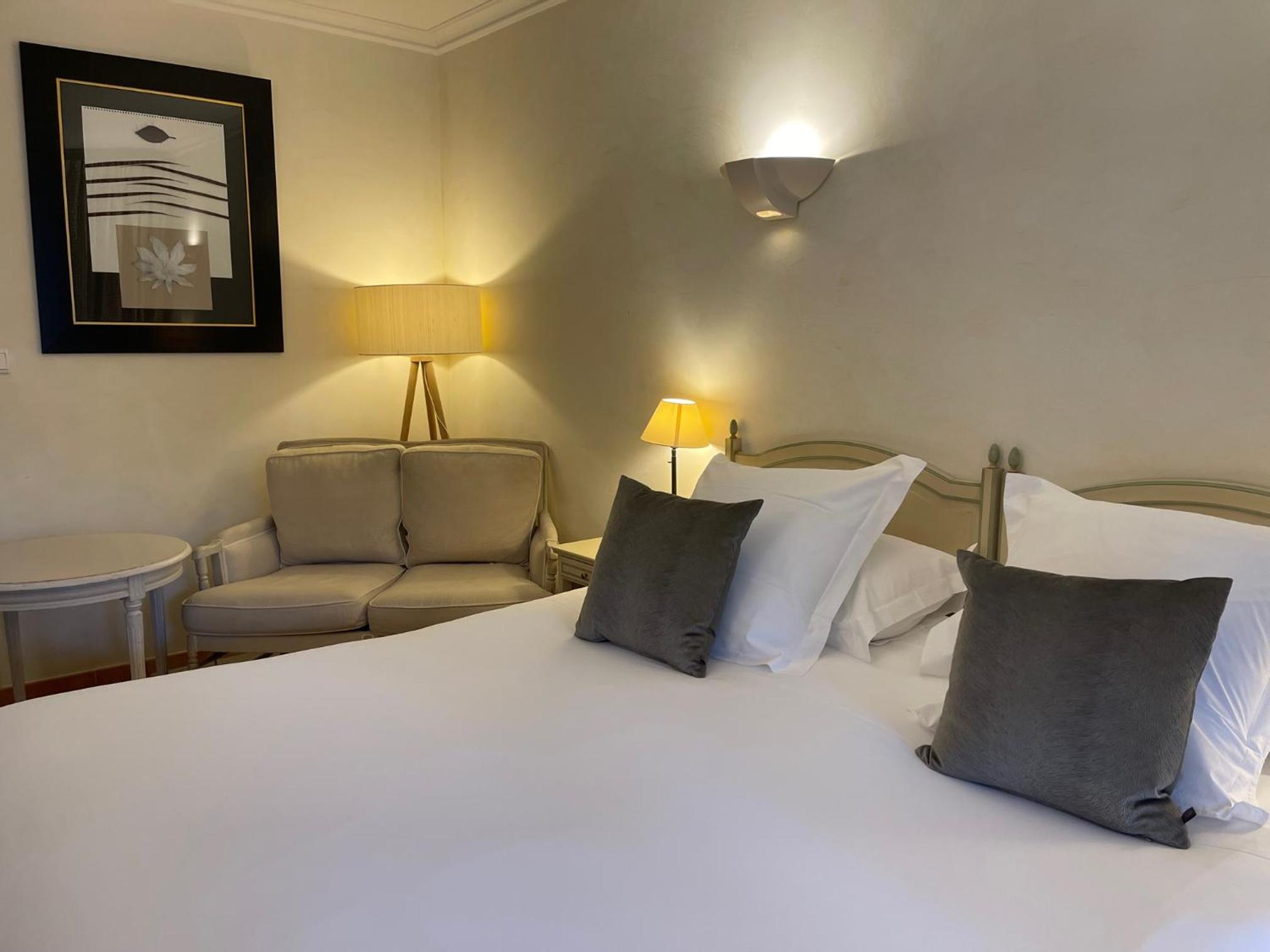 Superior Double Room with Bath photo 3