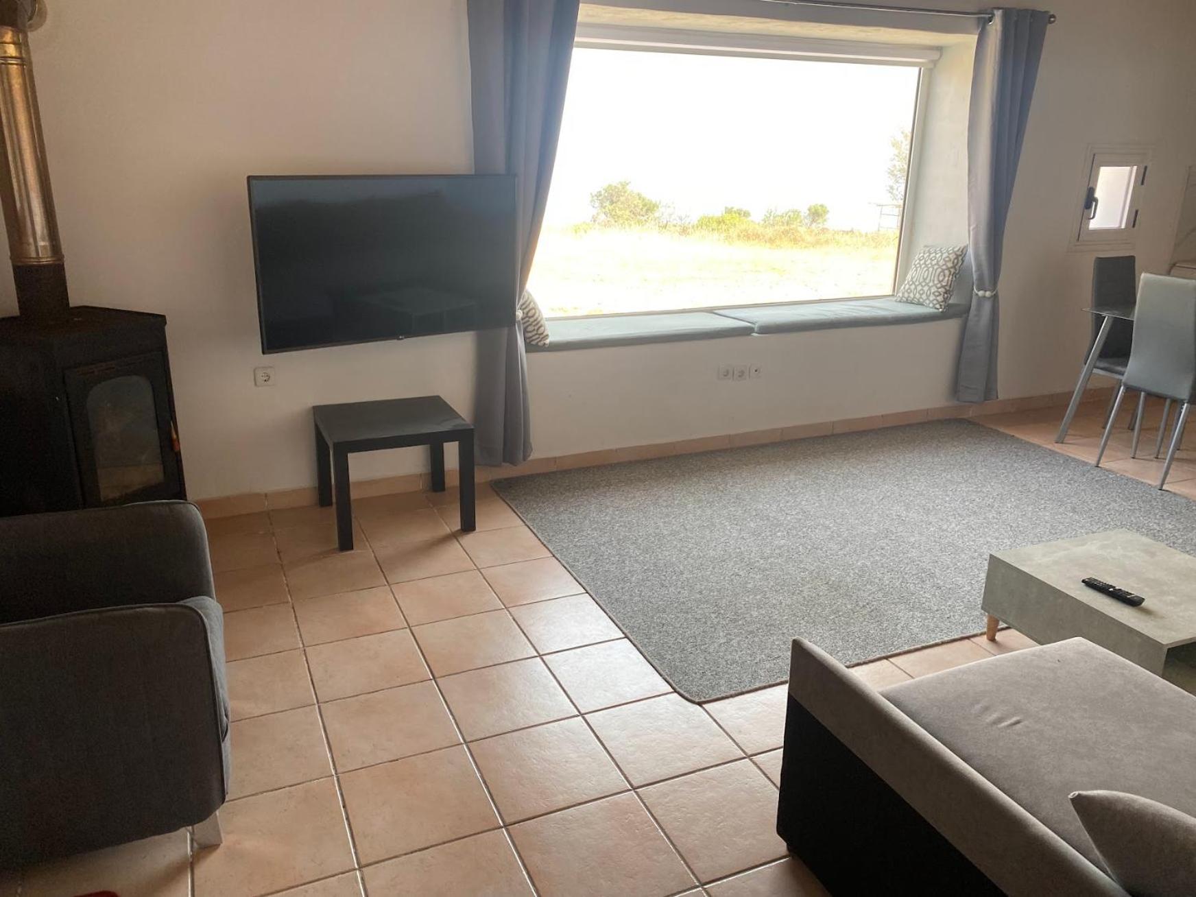 One-Bedroom House photo 3