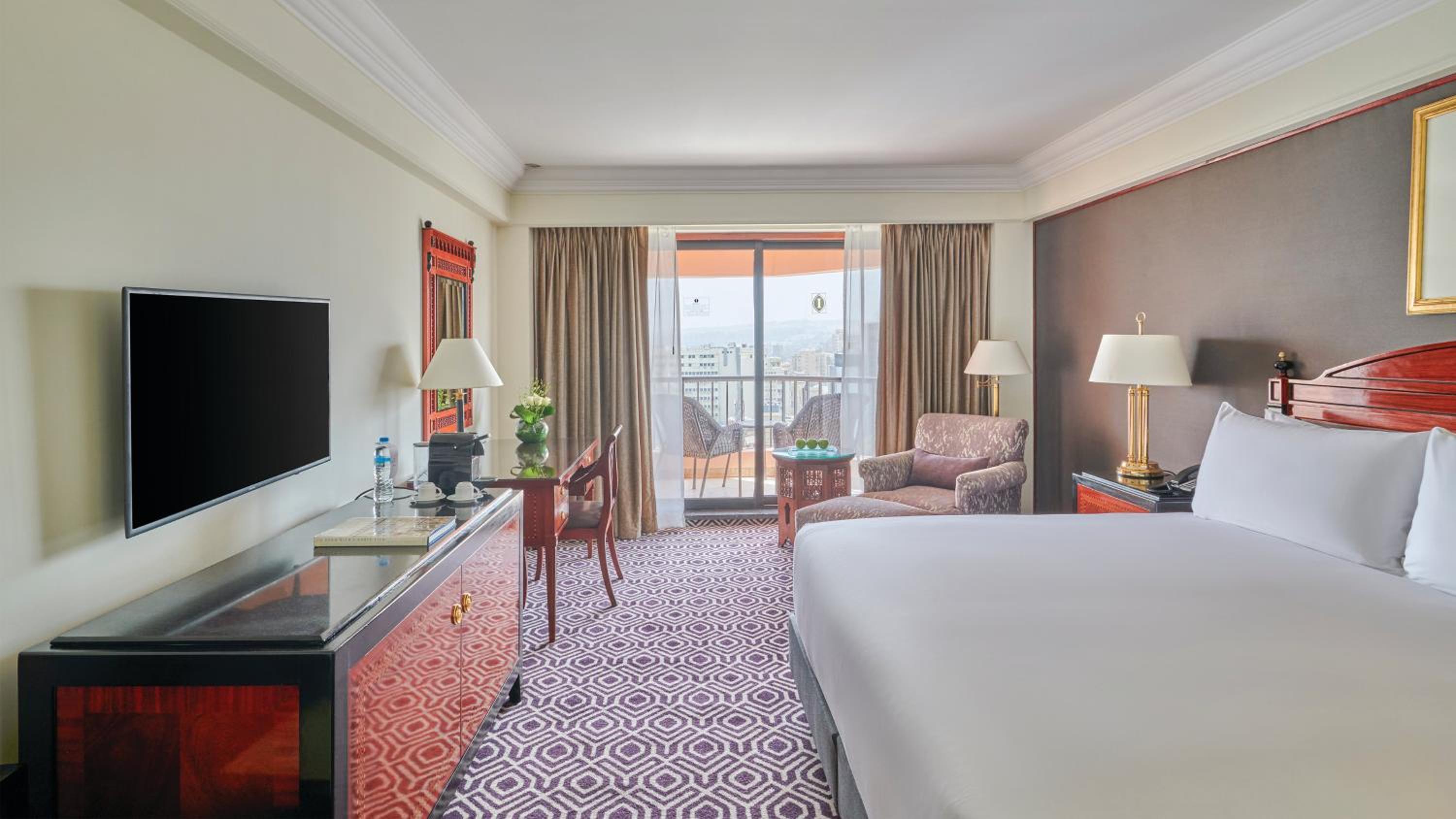 Classic Room with City View - Photo 5