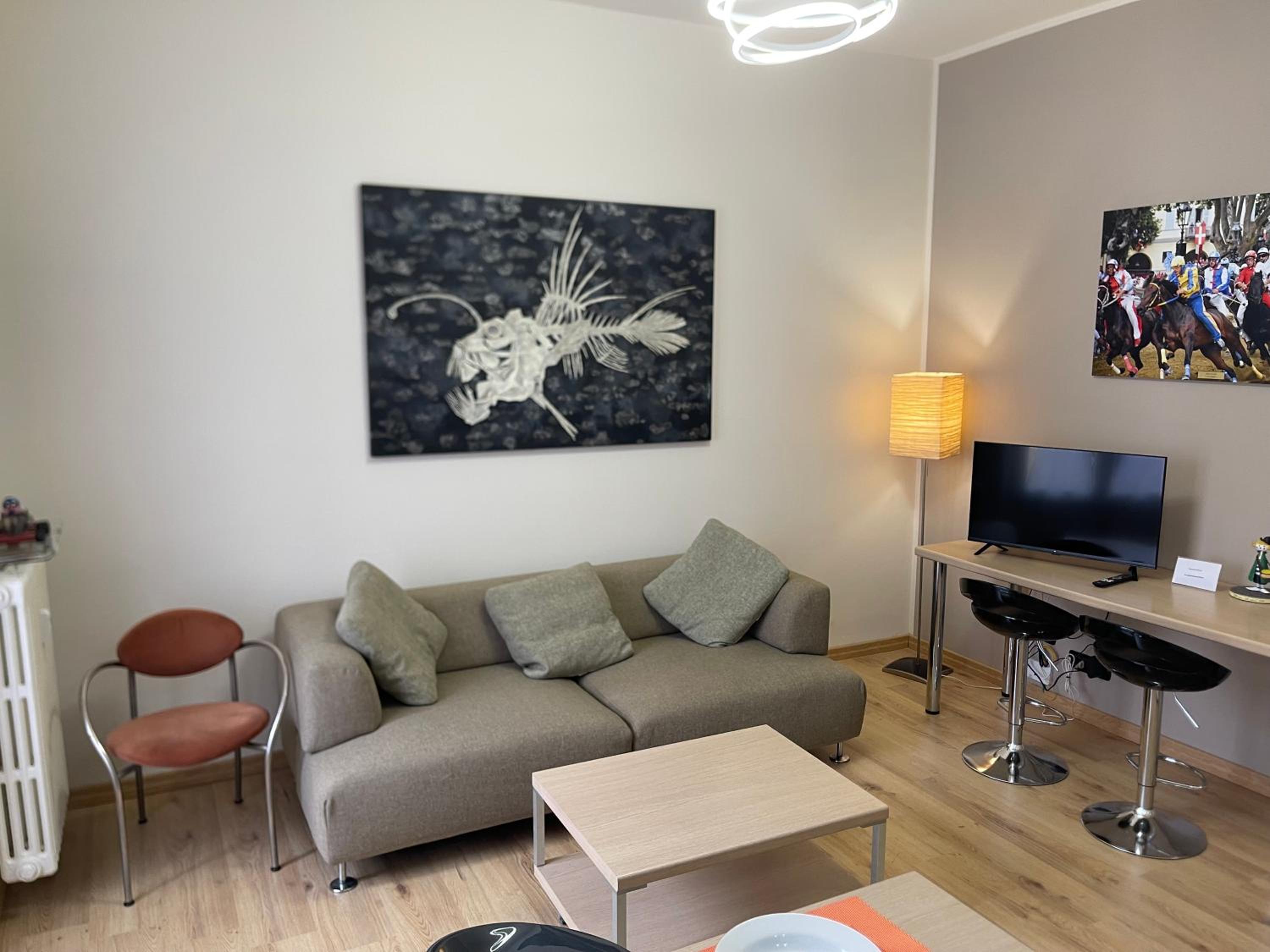 One-Bedroom Apartment photo 2