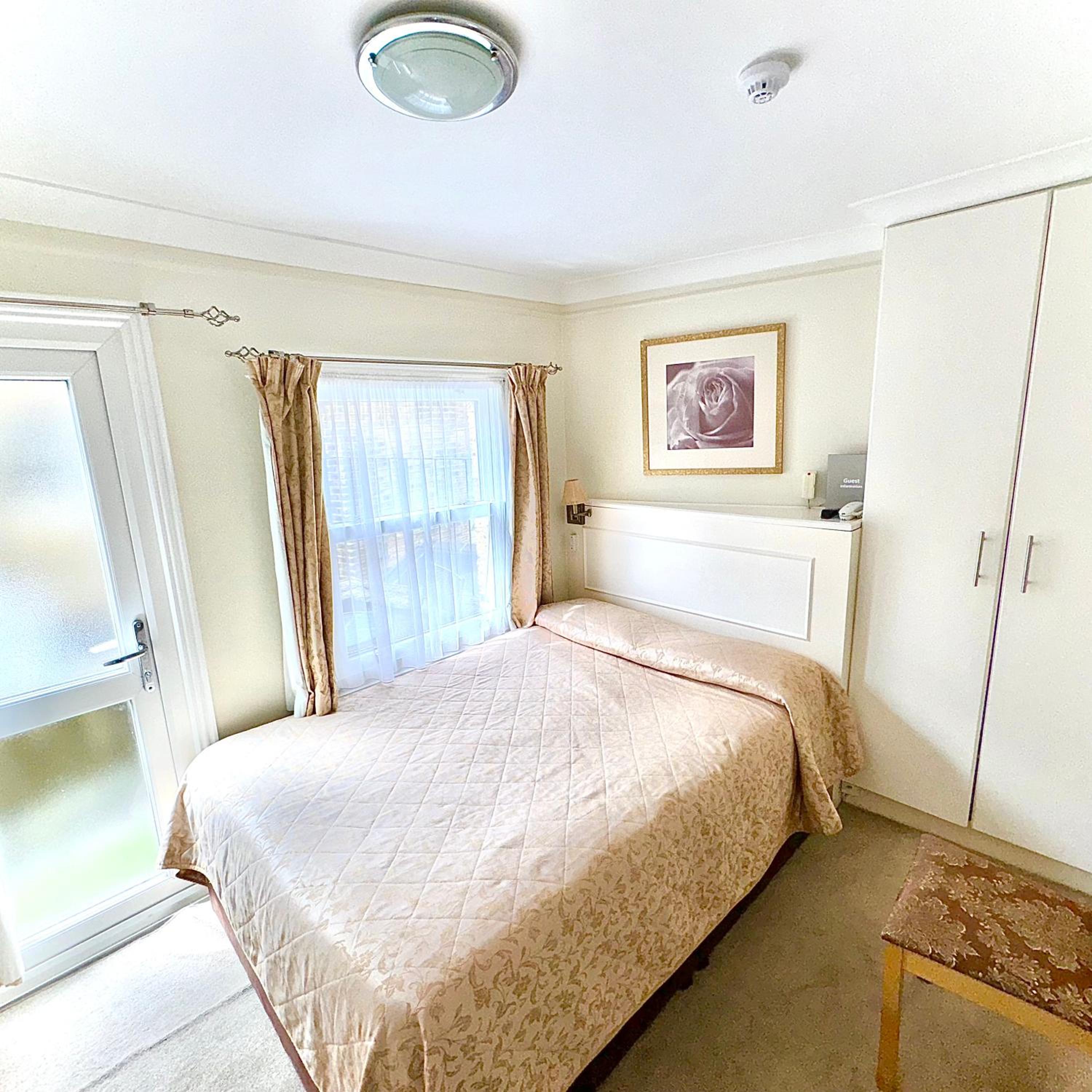 Small Double Room photo 1