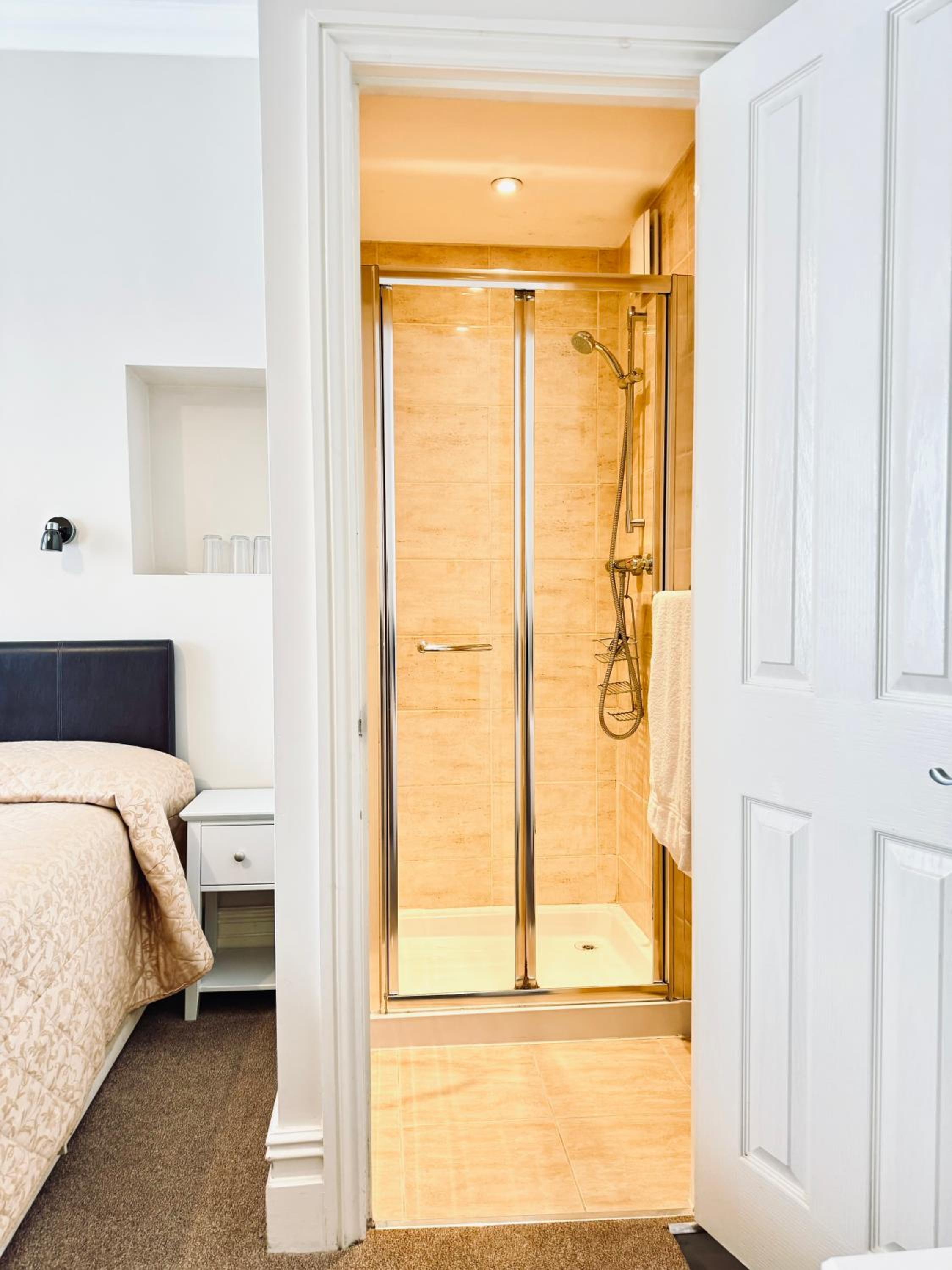 Triple Room with Private Bathroom photo 2
