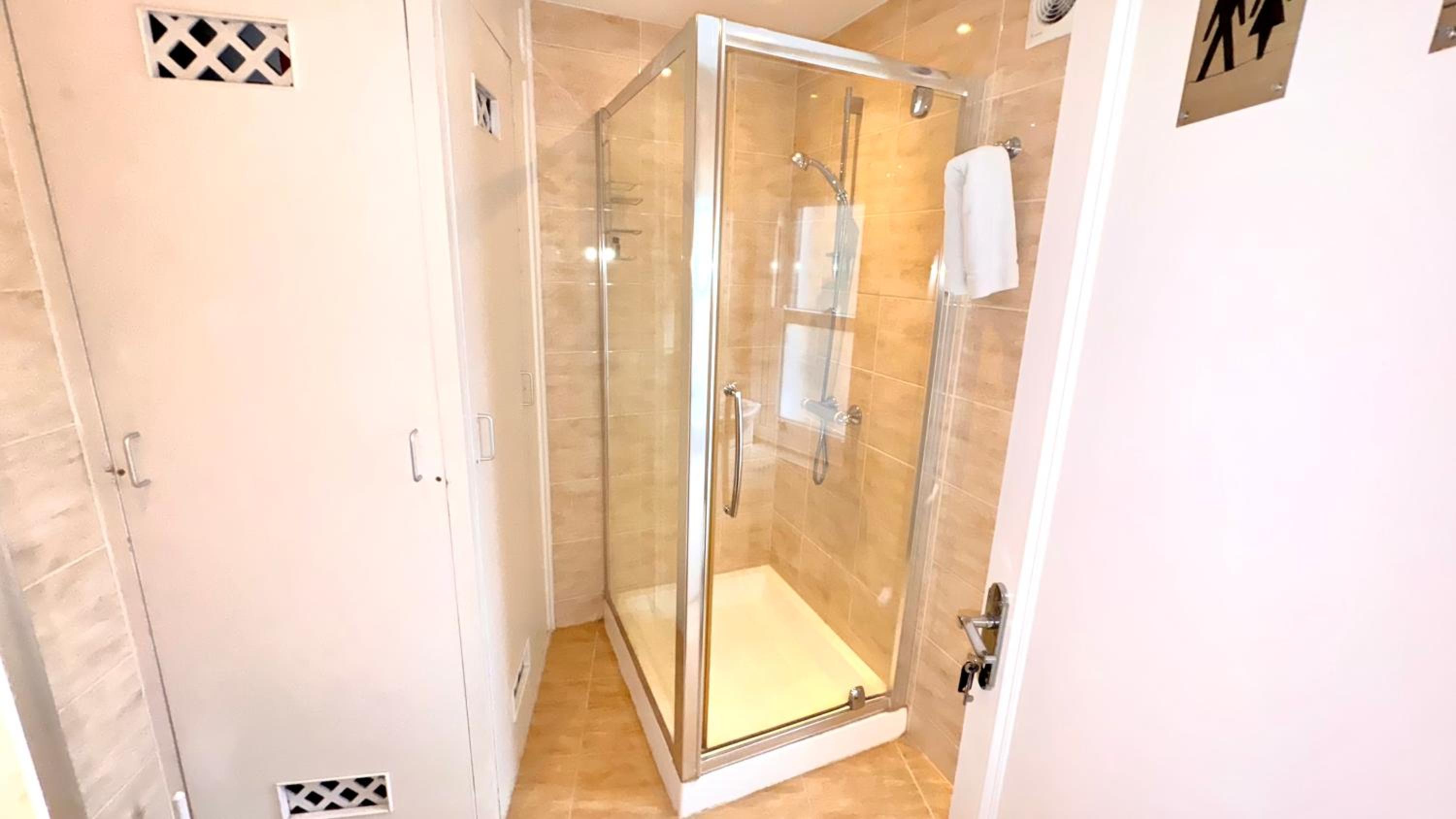 Budget Double Room photo 2