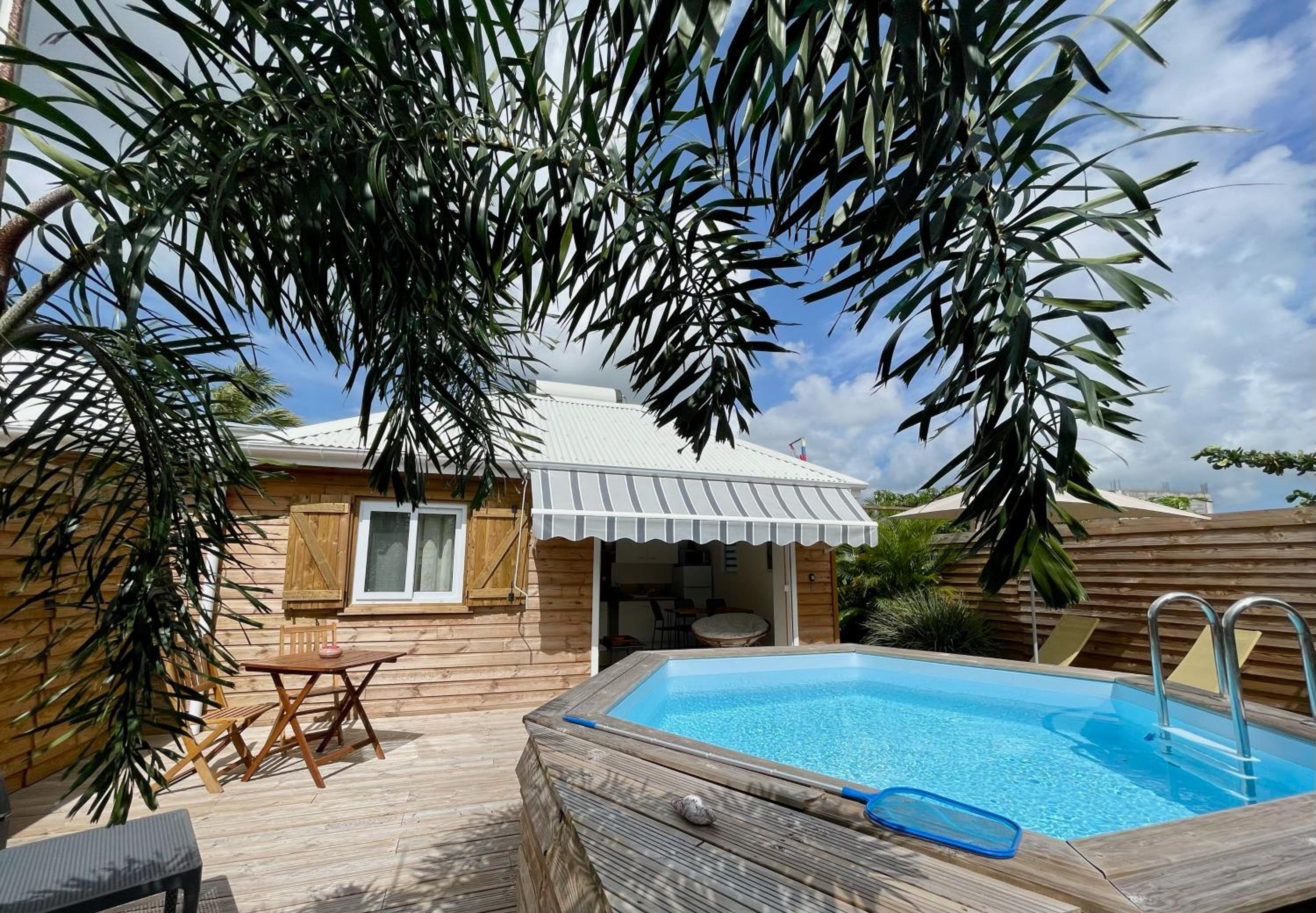 Bungalow with Patio photo 3