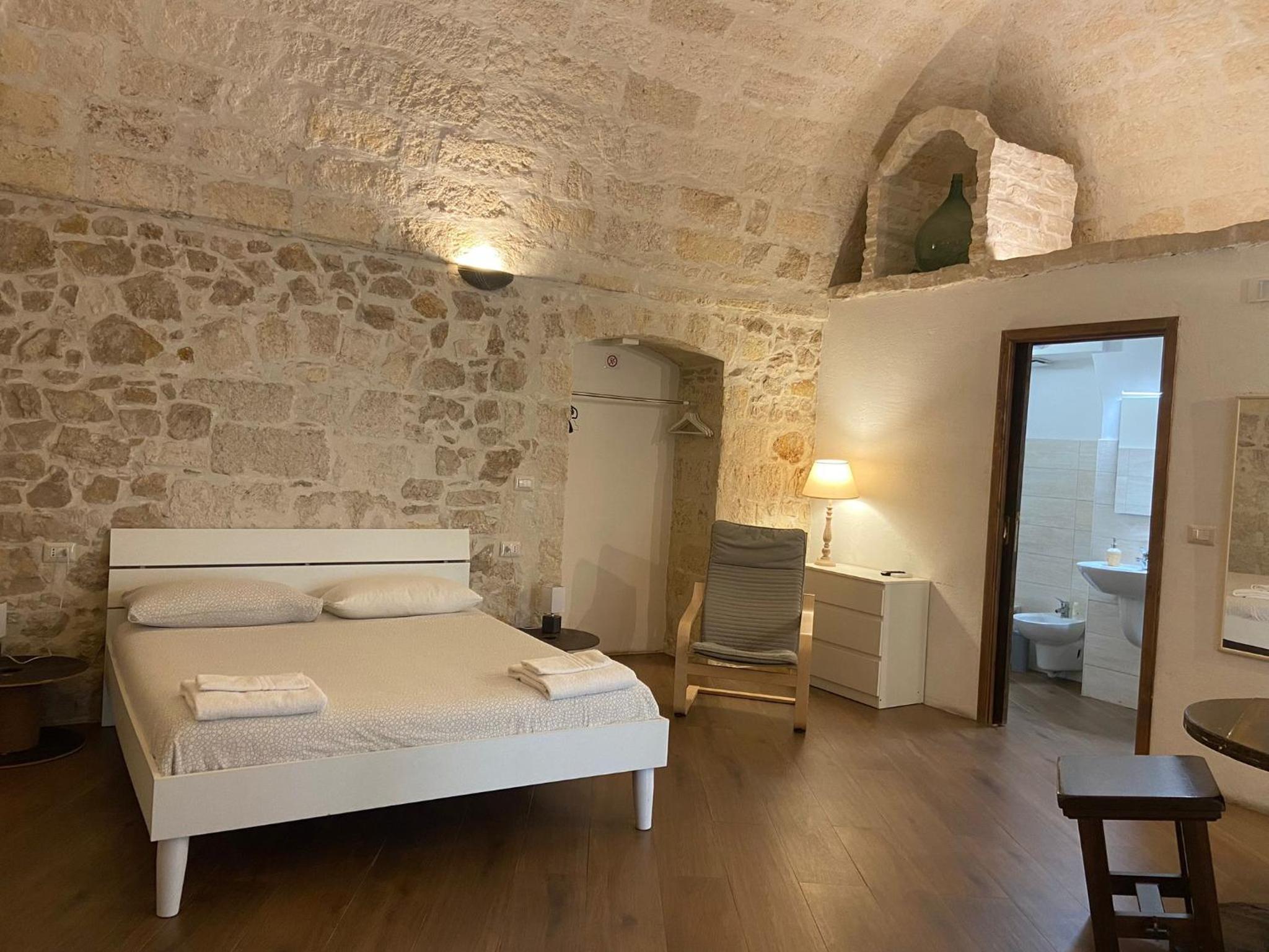 Double Room with Private Bathroom photo 1