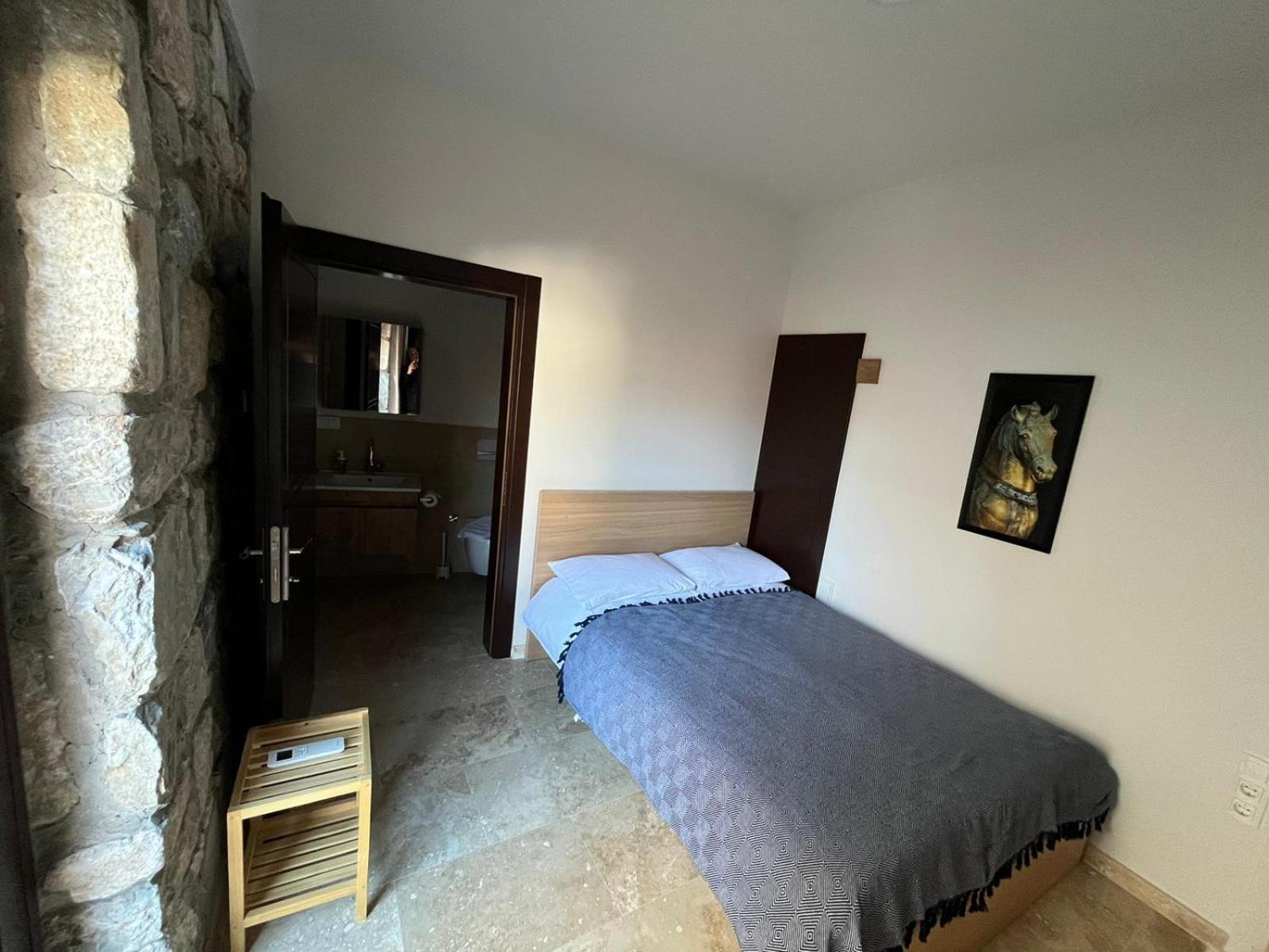 Budget Double Room - Photo 1