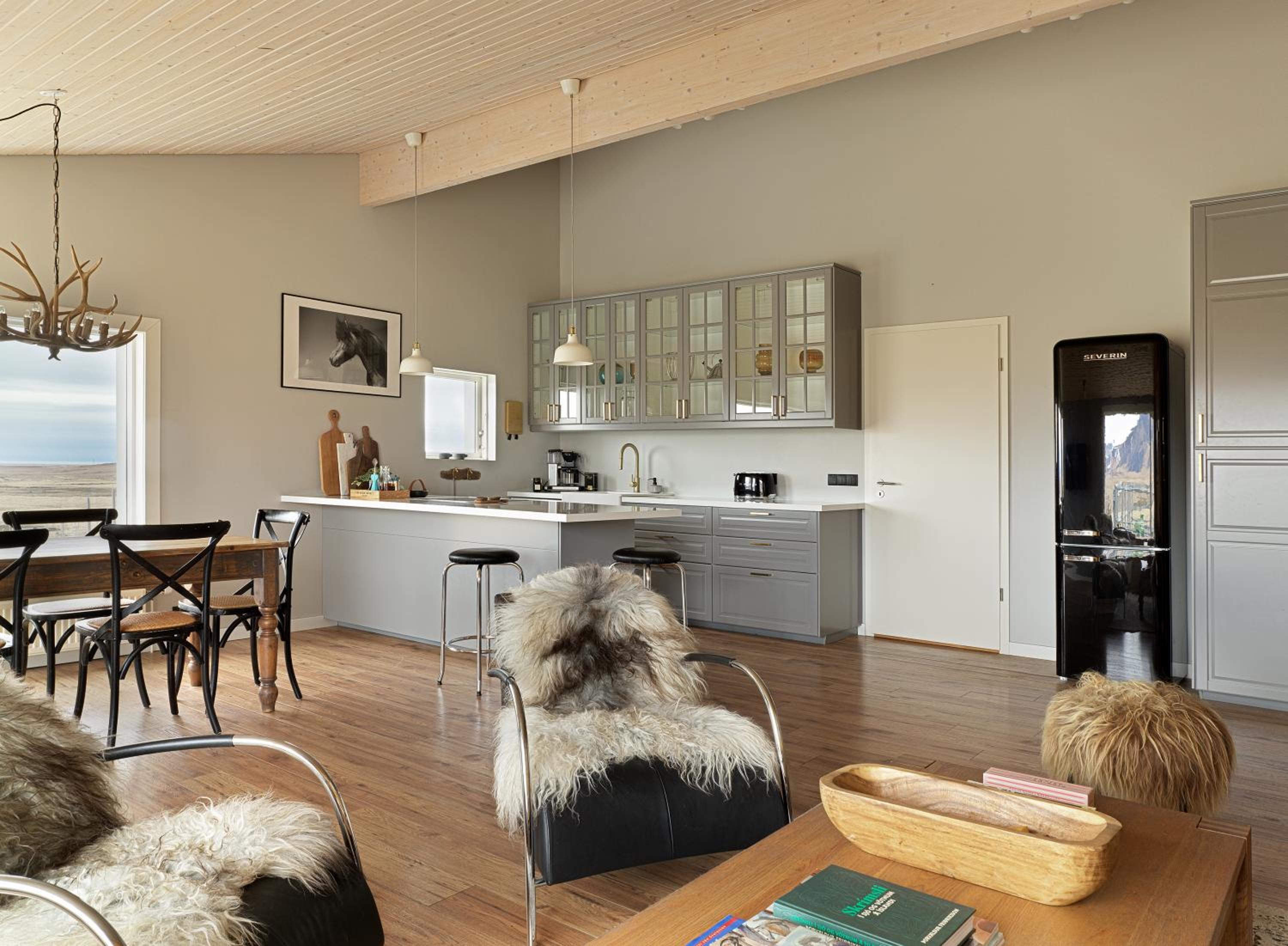Three-Bedroom House photo 2