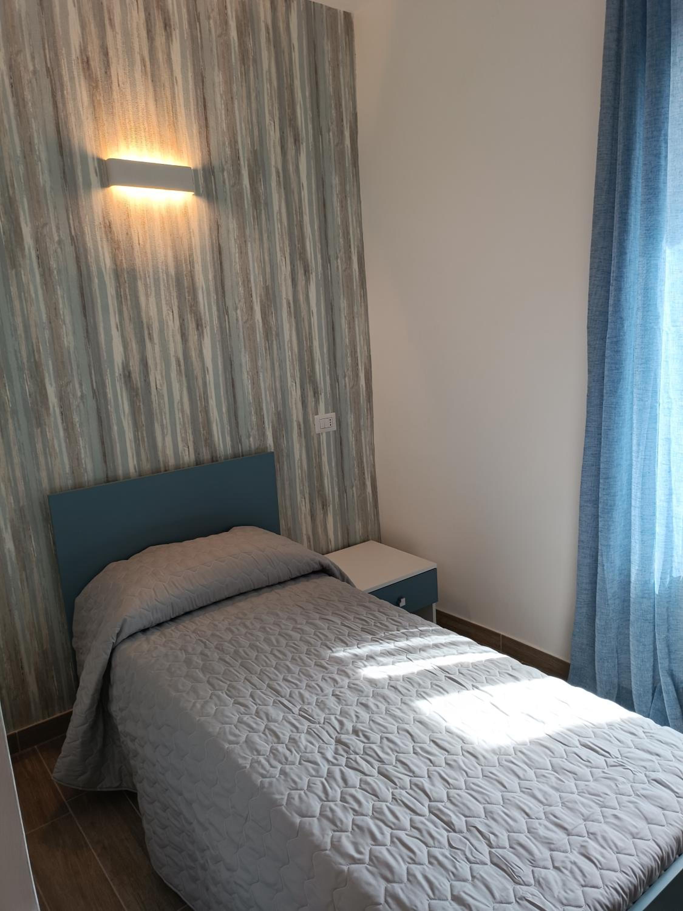 Single Room with Private Bathroom photo 1