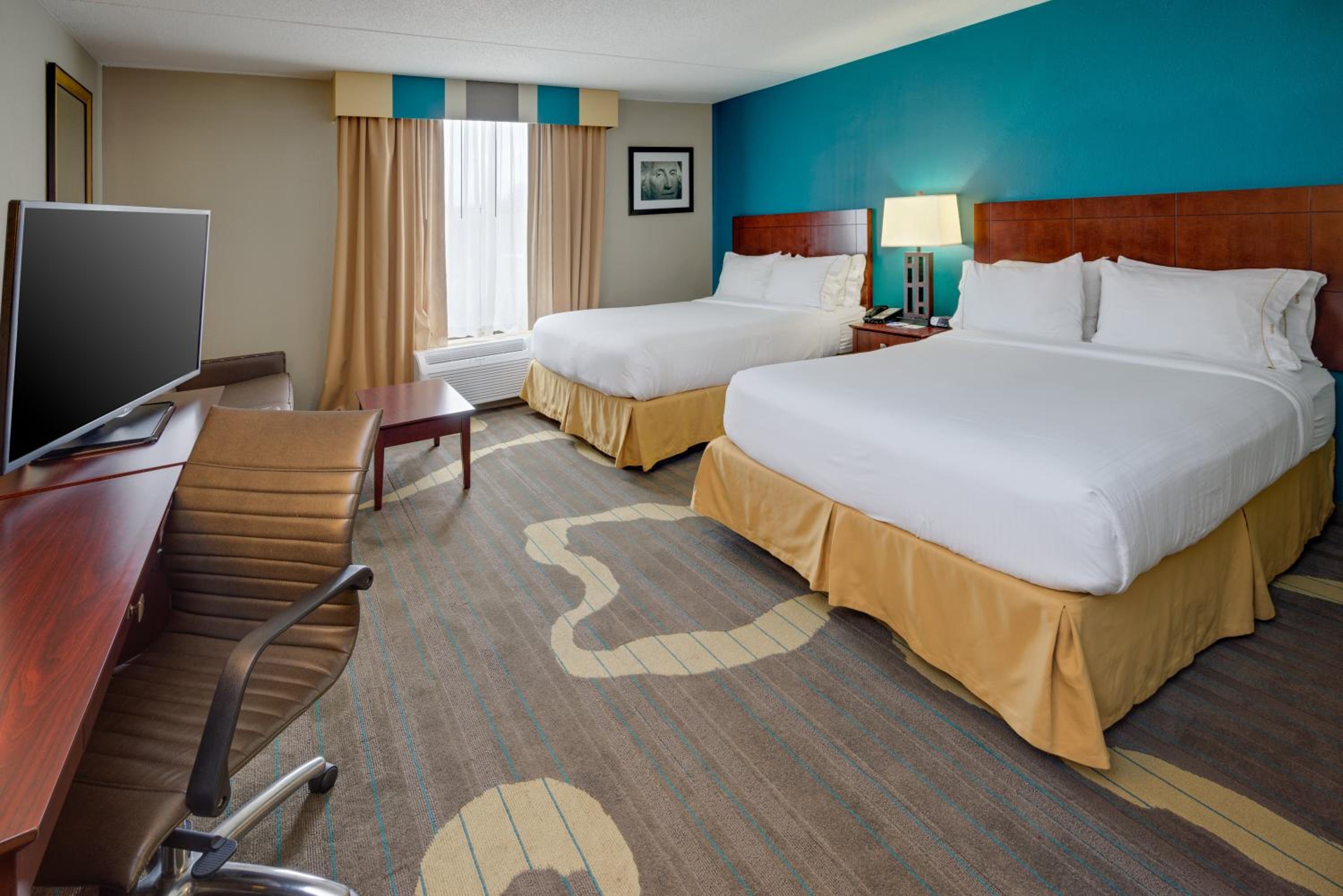 Standard Room with Two Queen Beds