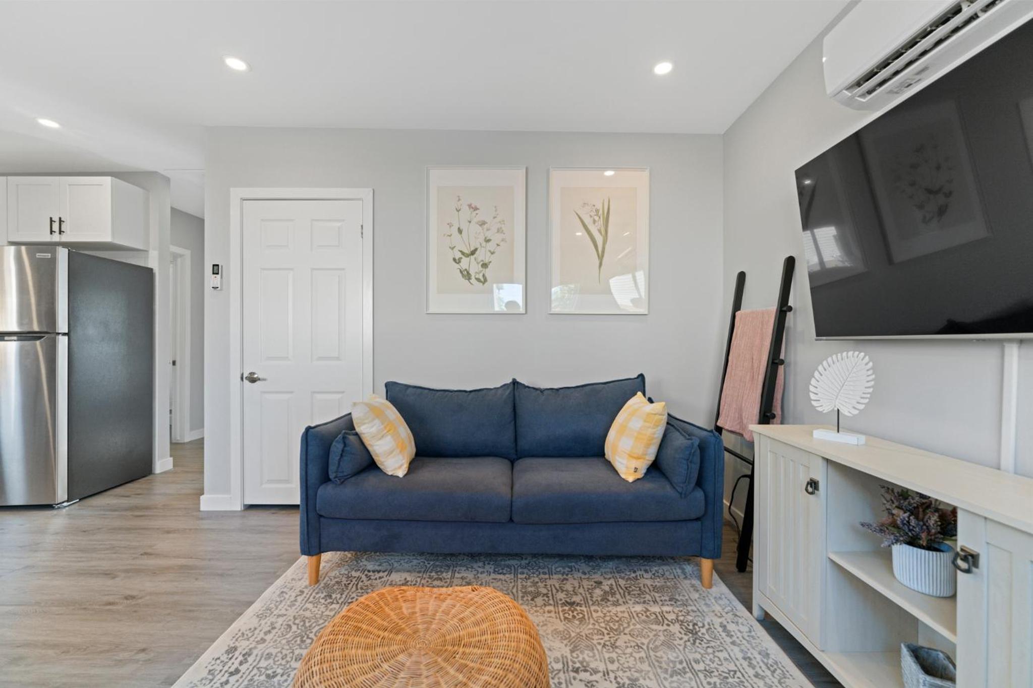 One-Bedroom Apartment photo 1