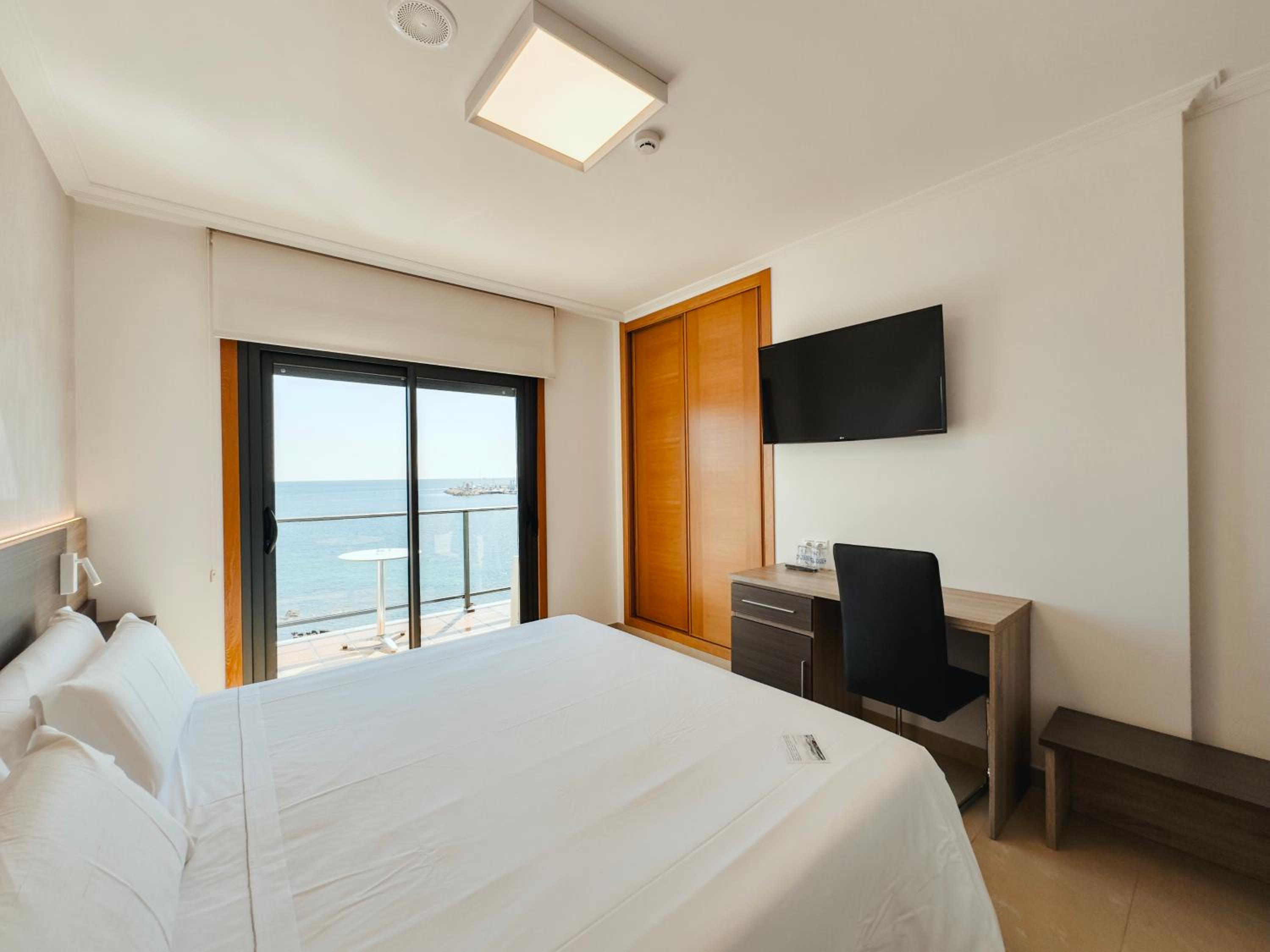 Double Room with Sea View photo 2