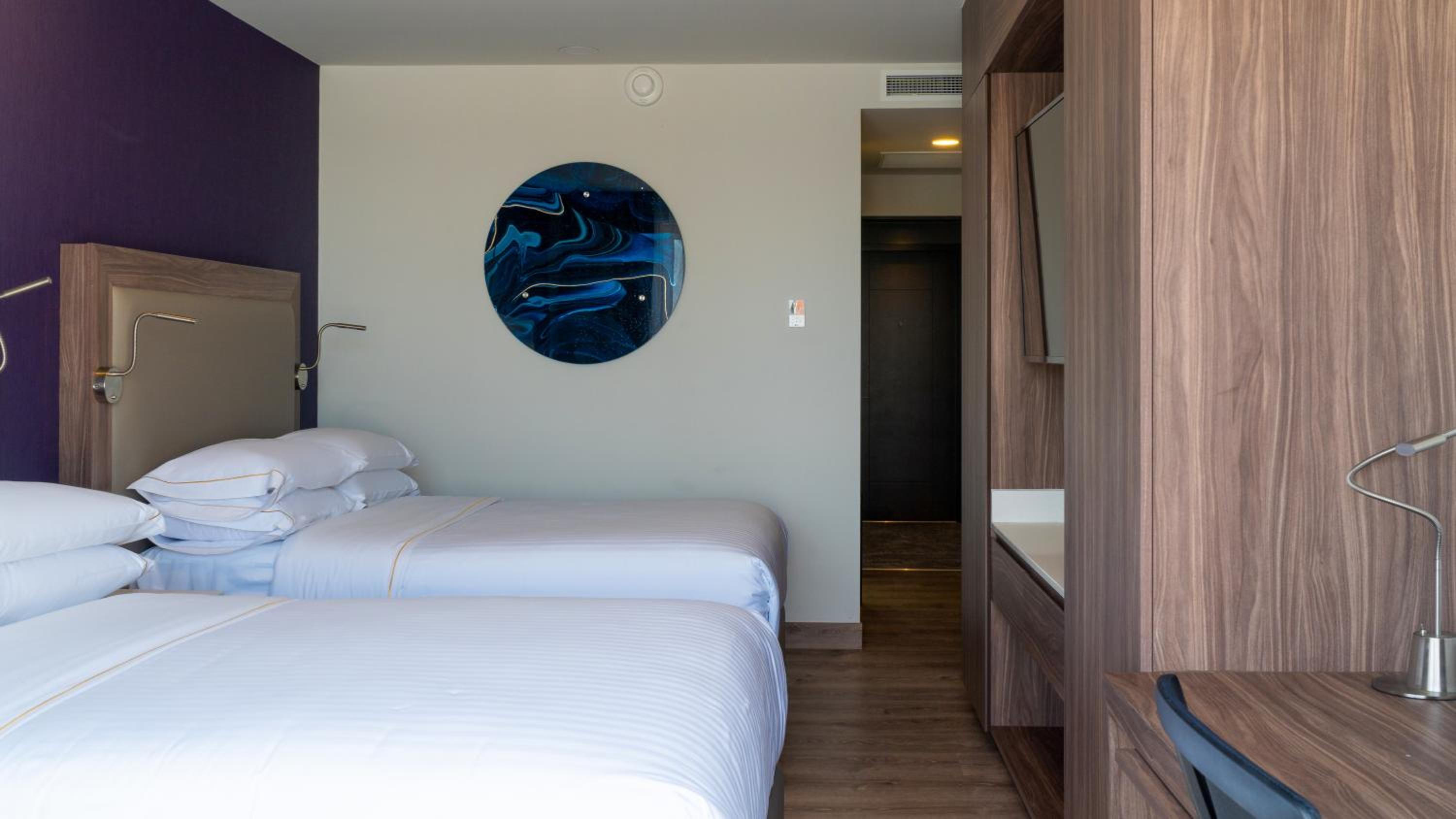 Traditional Queen Room with Two Queen Beds and City View - Photo 3