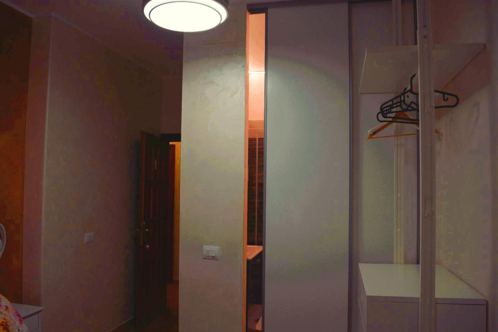 Double Room with Private Bathroom - Photo 6