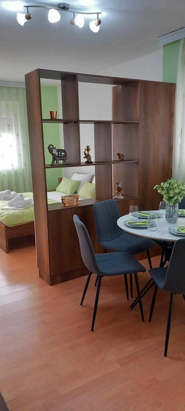 Two-Bedroom Apartment with Garden View photo 2