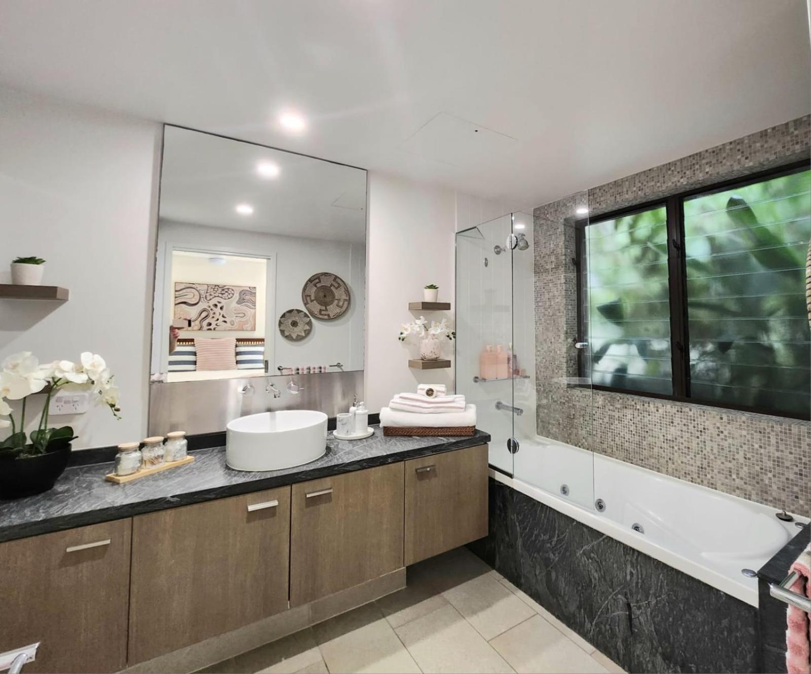 Studio Spa Suite with Large Balcony #220 photo 2