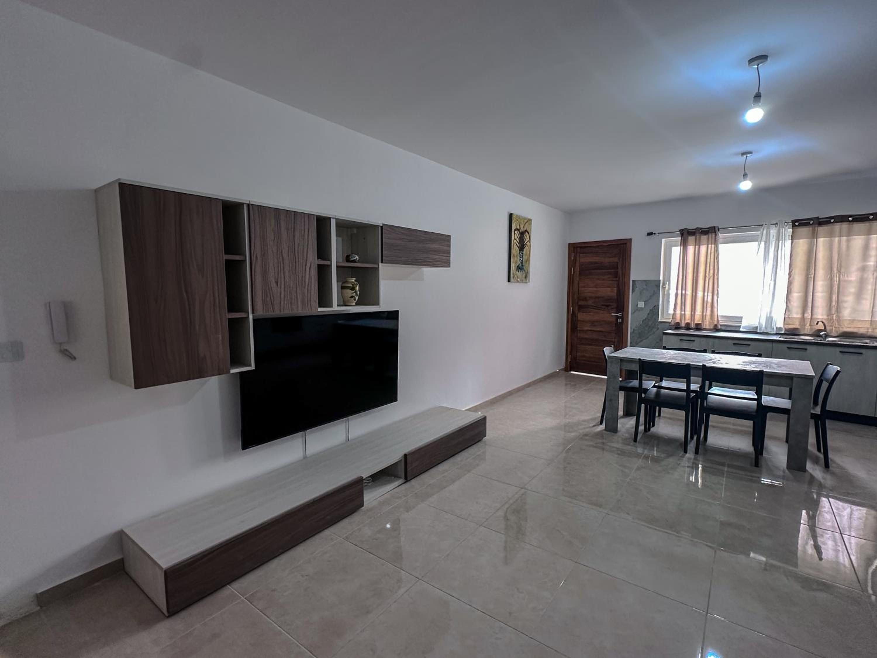 Two-Bedroom Deluxe Apartment with Balcony photo 1