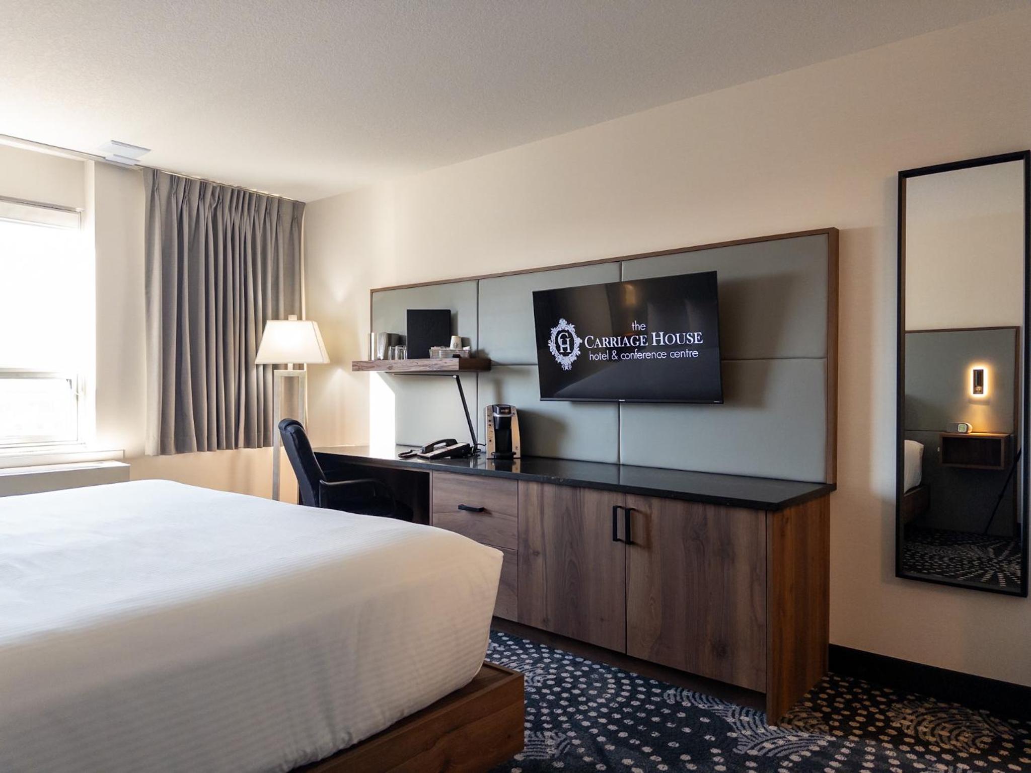Standard One King - Newly Renovated