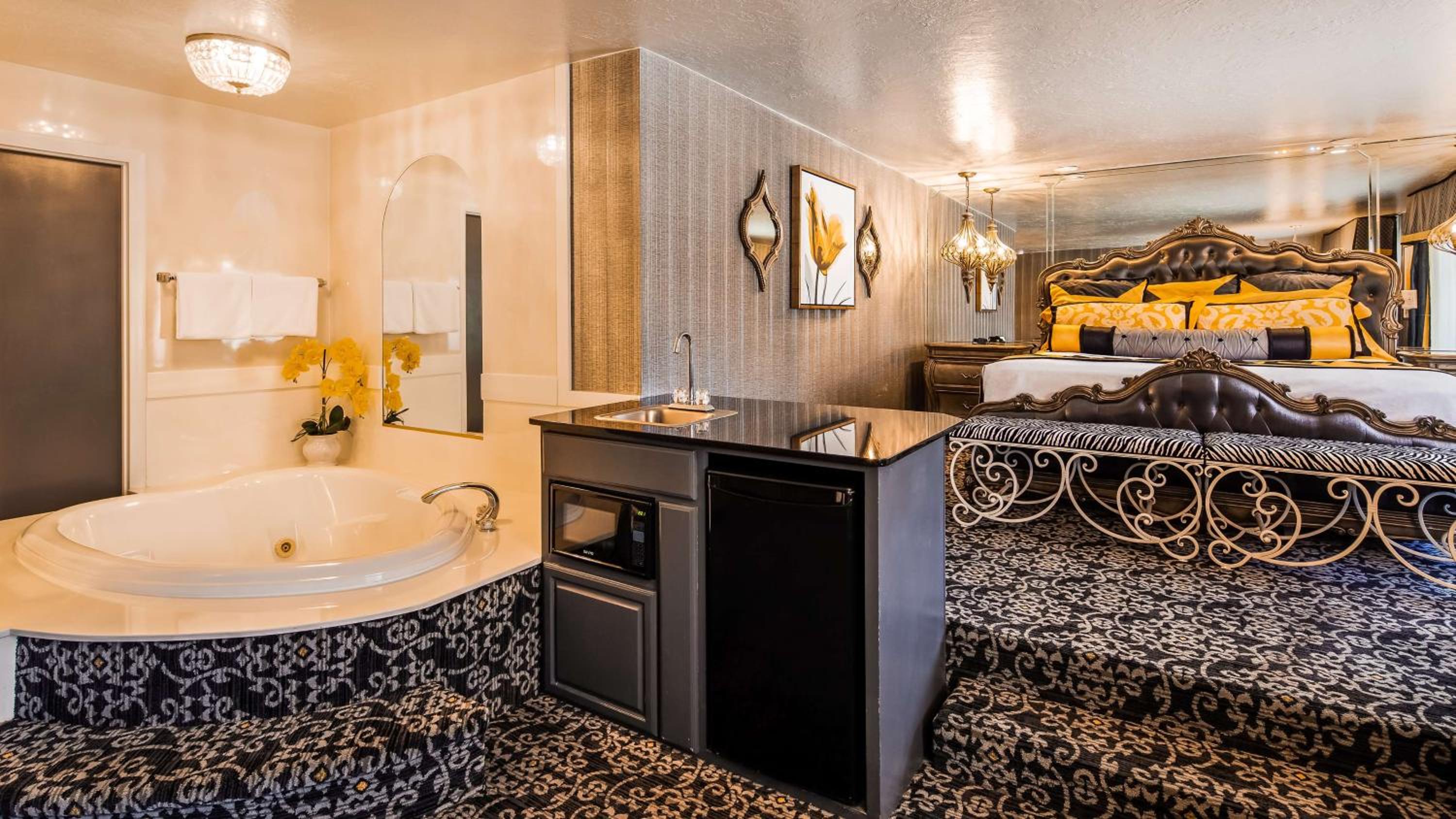 King Suite - Photo 1