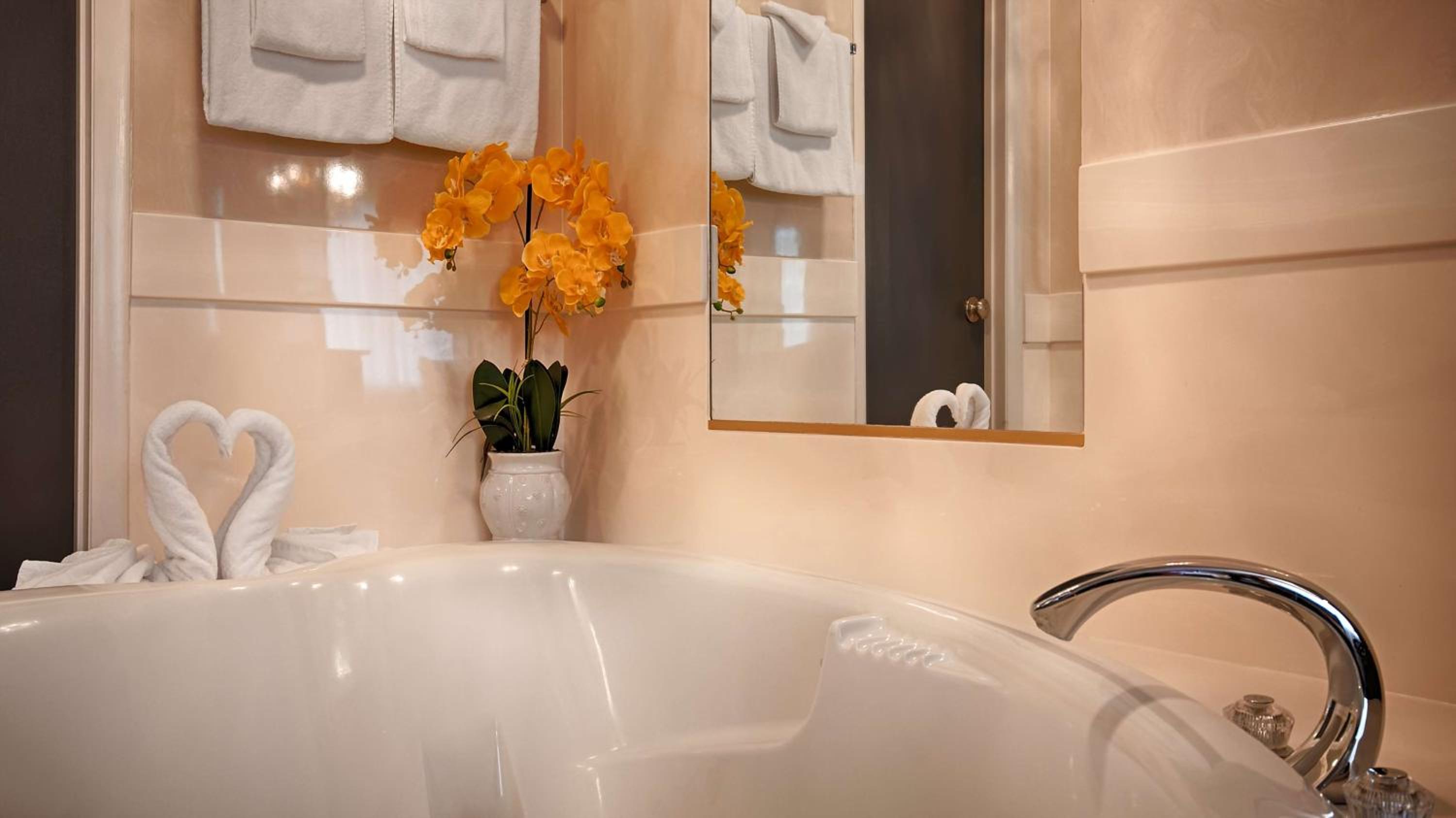 King Suite - Photo 5