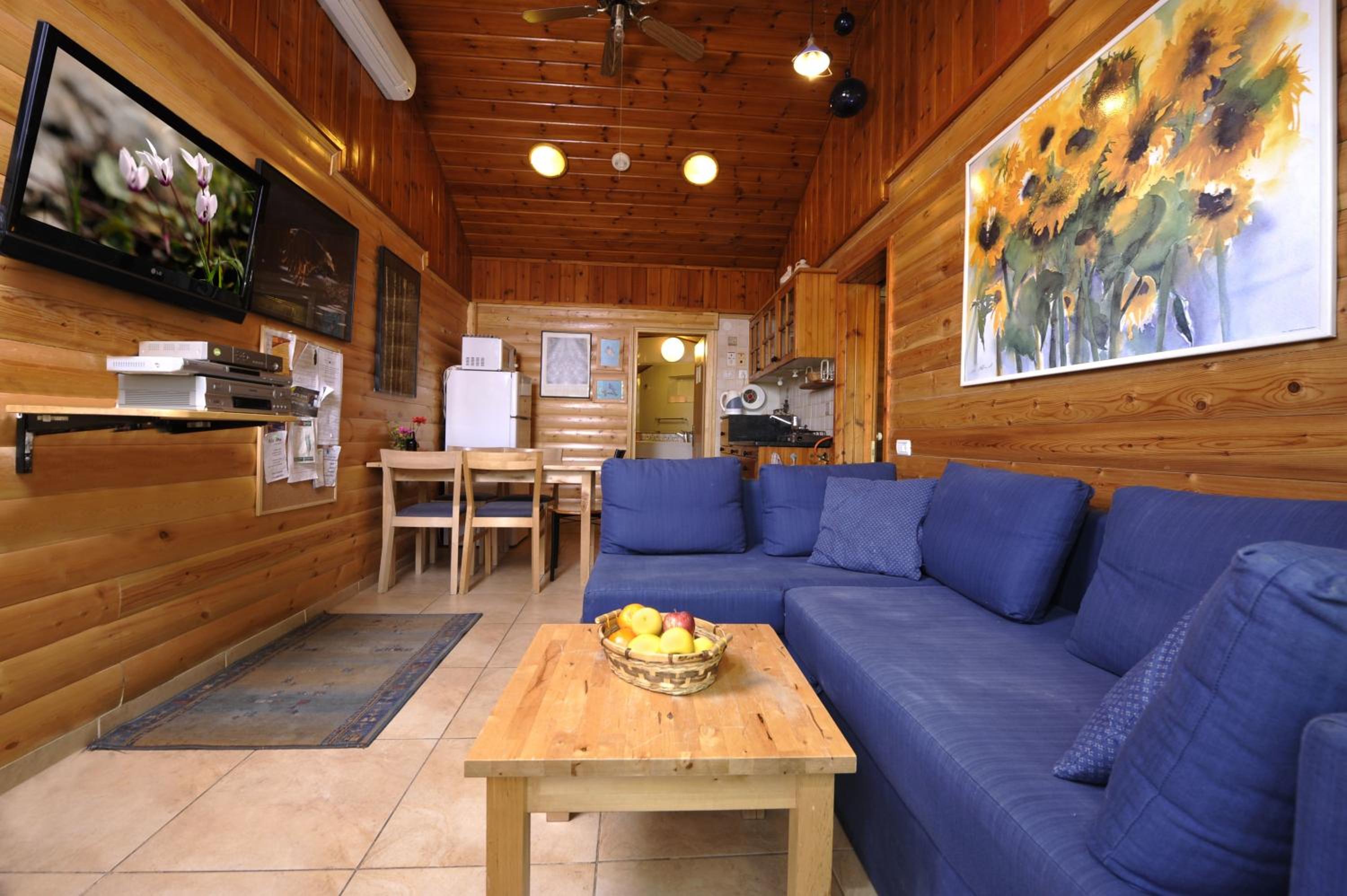 Family Room with Garden View (Ha'Etz Ha'Sagol) - Photo 11