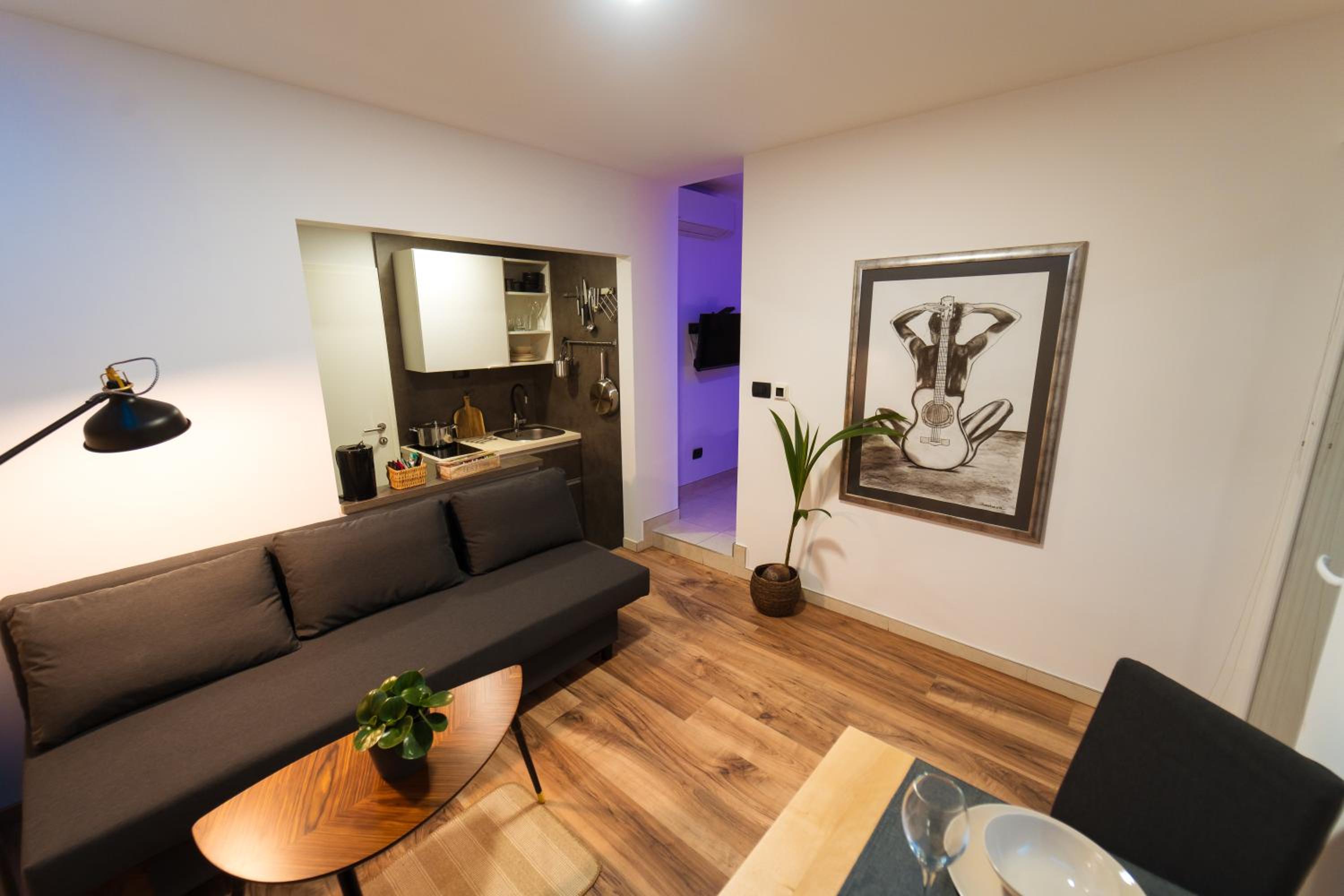 One-Bedroom Apartment - Photo 15