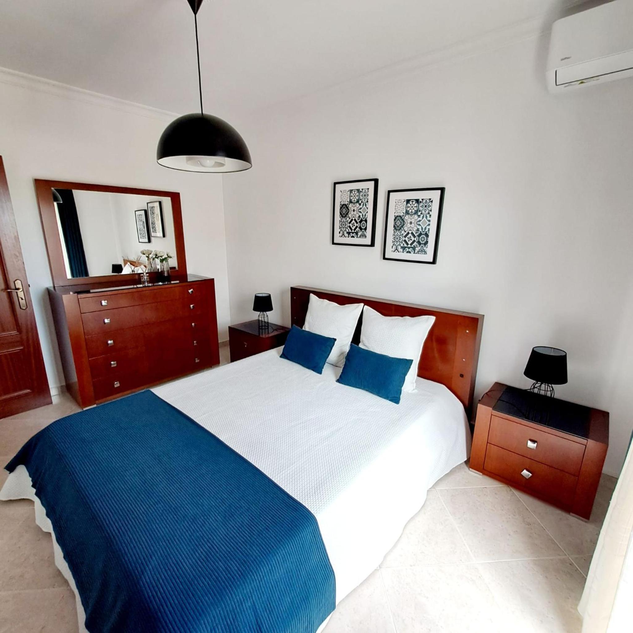 Three-Bedroom House photo 3
