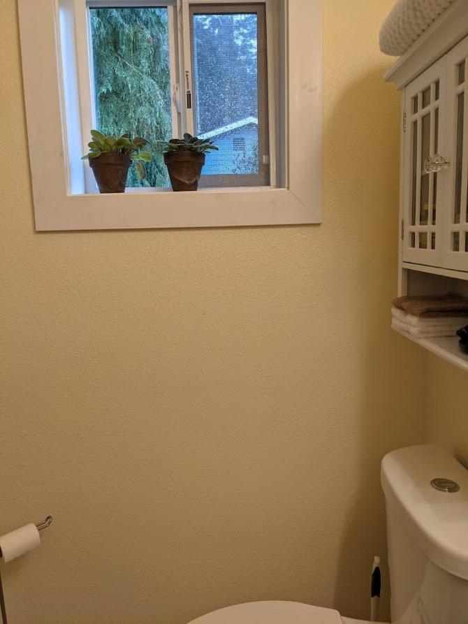 Six-Bedroom House photo 3