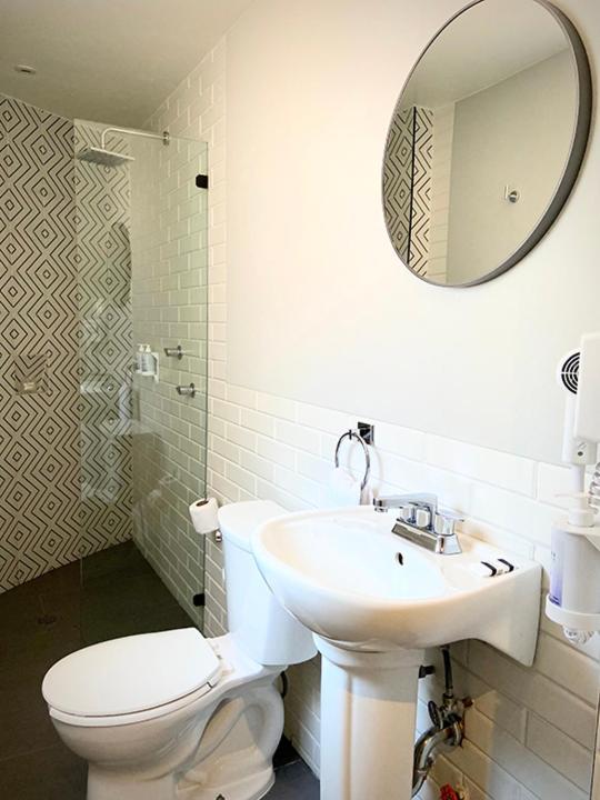 Standard Queen Room photo 2