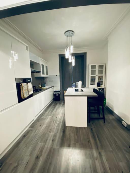 Three-Bedroom House photo 3
