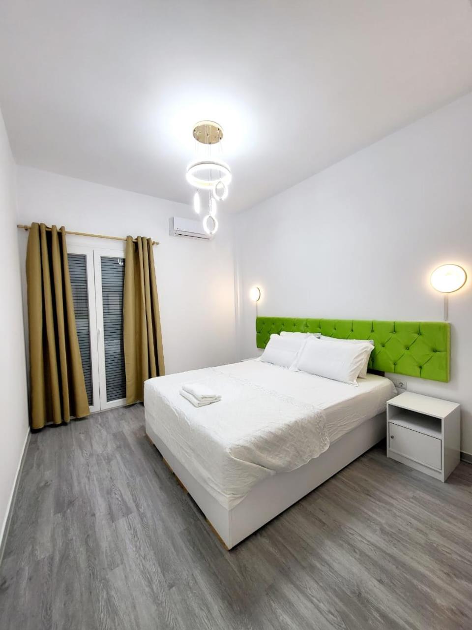 Family Two-Bedroom Apartment with View photo 2