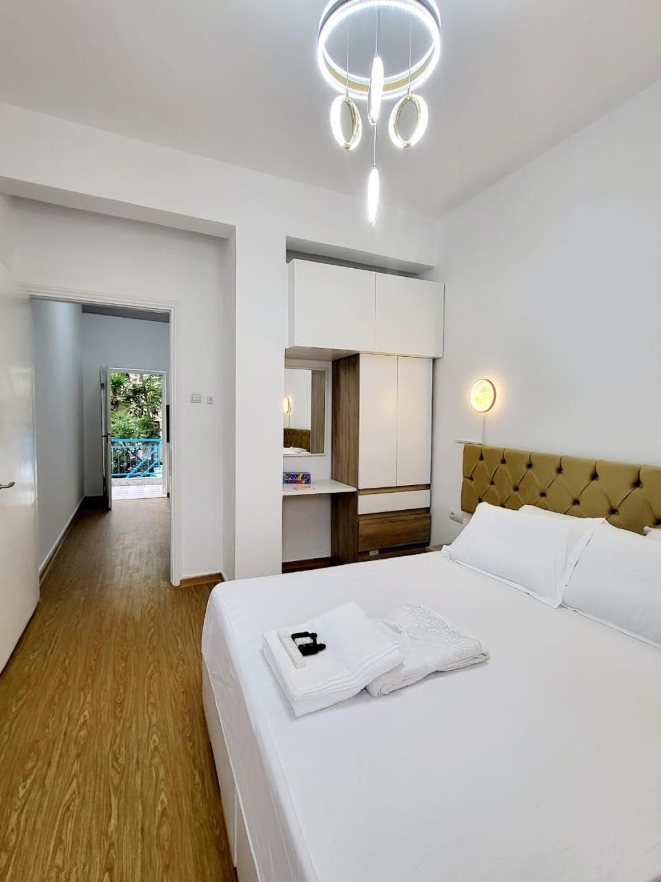 Double or Twin Room with Shared Bathroom photo 1