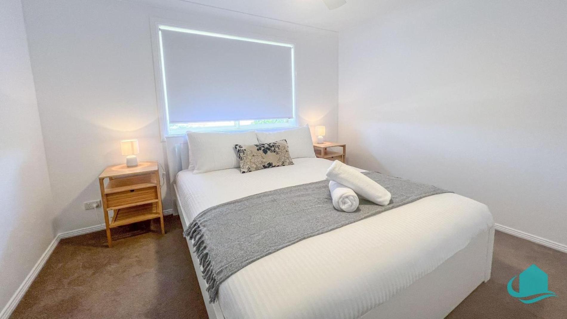 Five-Bedroom House photo 2