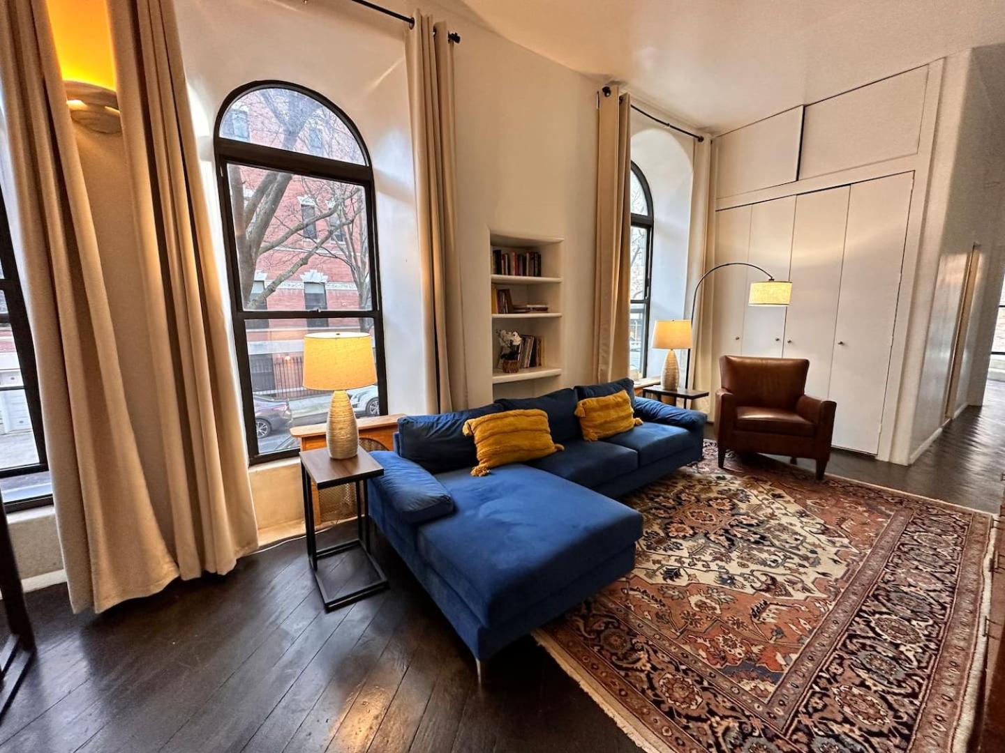 One-Bedroom Apartment photo 1