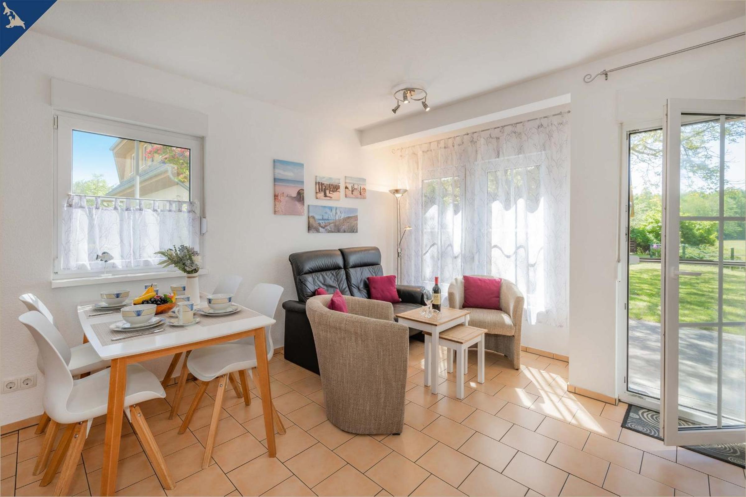Apartment with Terrace photo 3