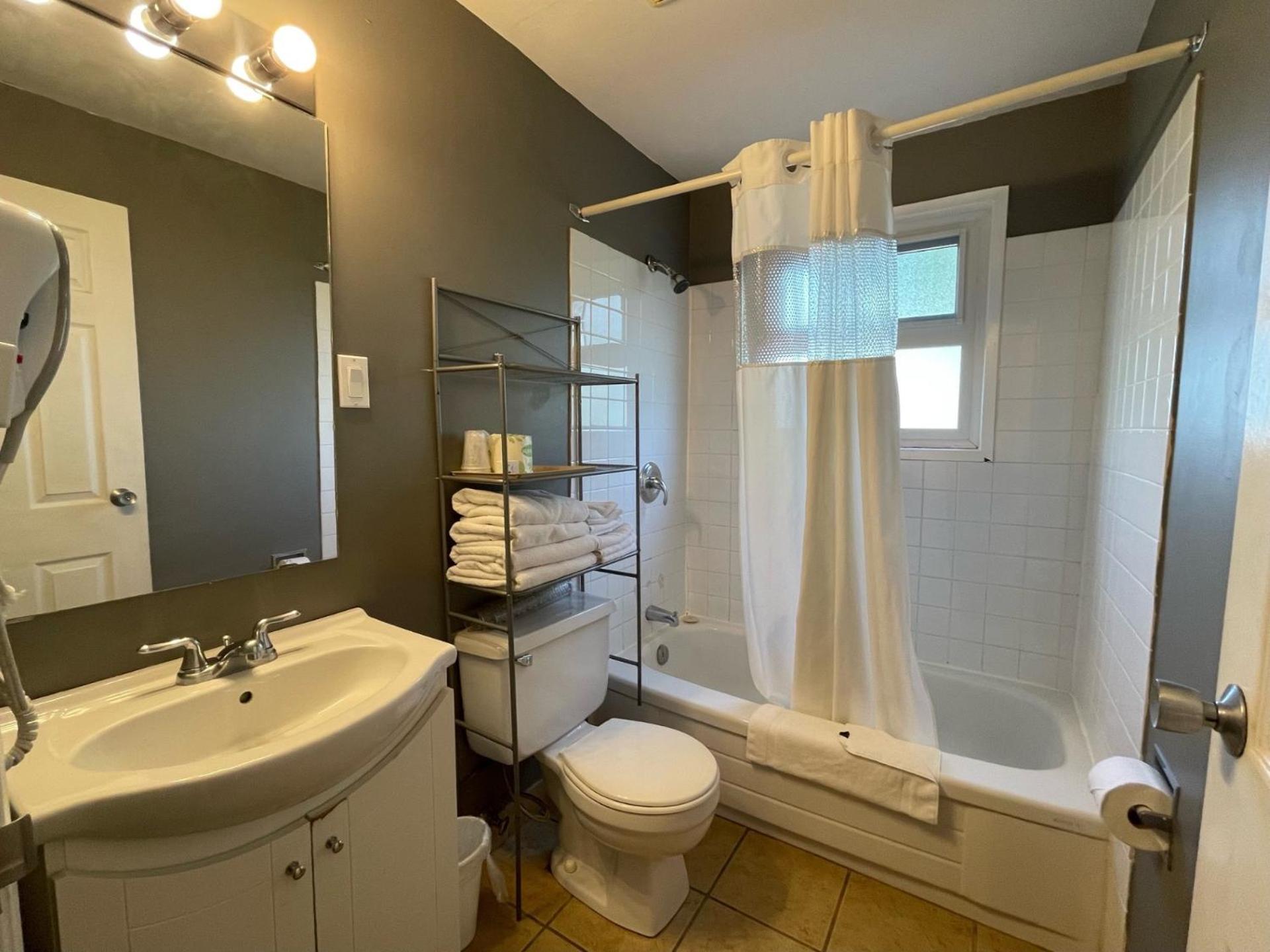 Two-Bedroom Suite photo 3