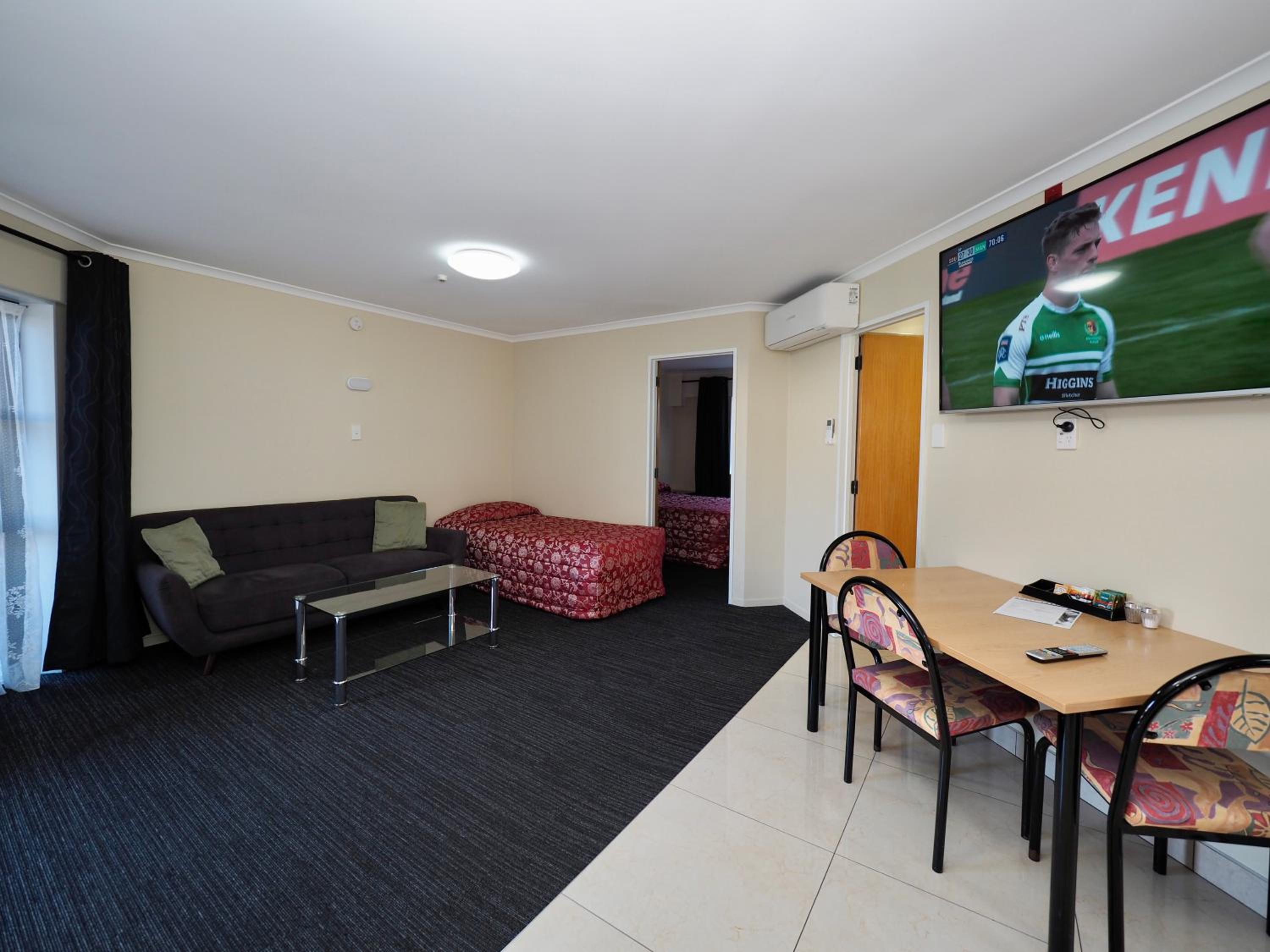 Standard Two-Bedroom Apartment photo 3