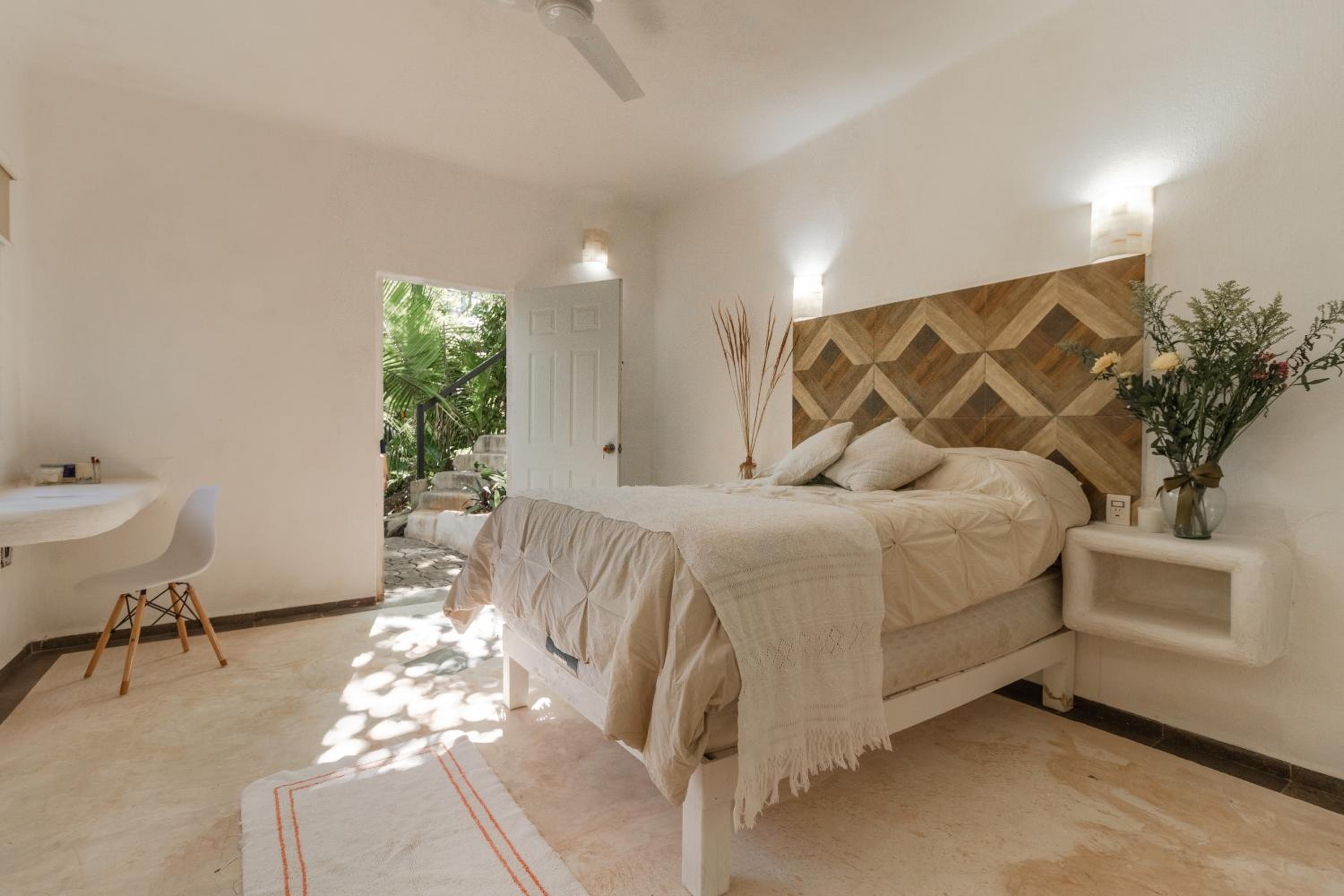 Single Room with Private Bathroom photo 1