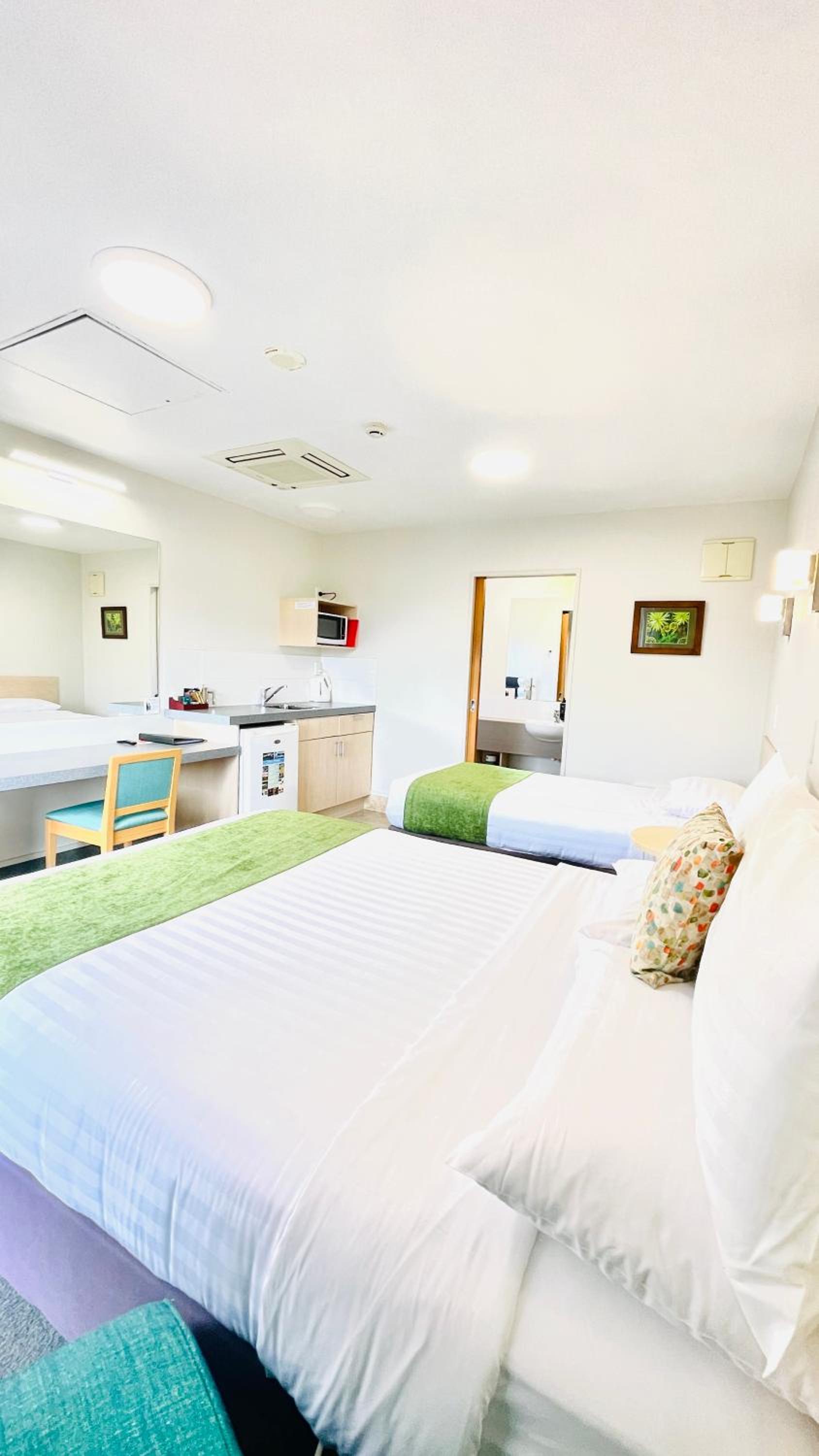 Executive Triple Room photo 3