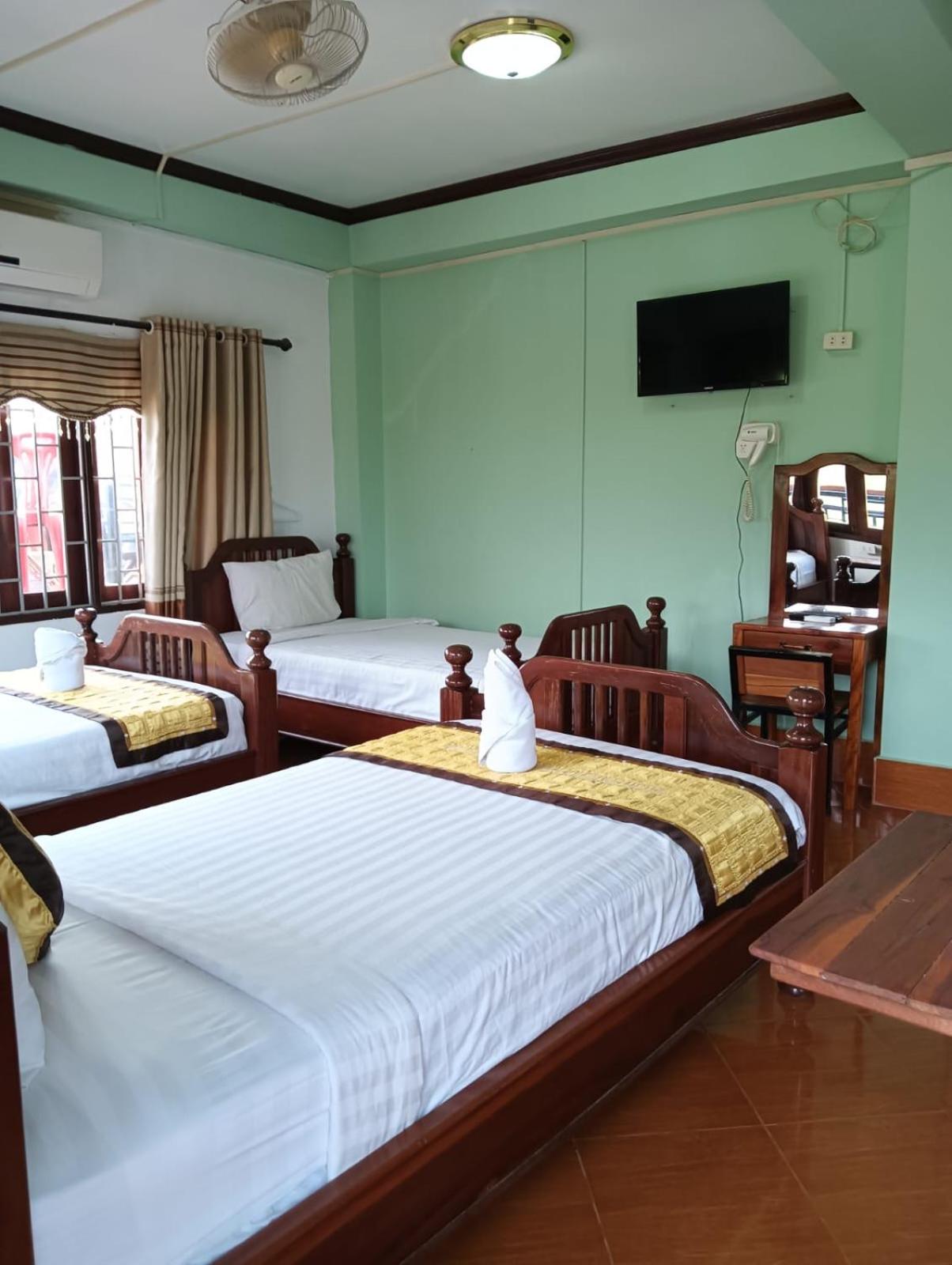 Triple Room with City View